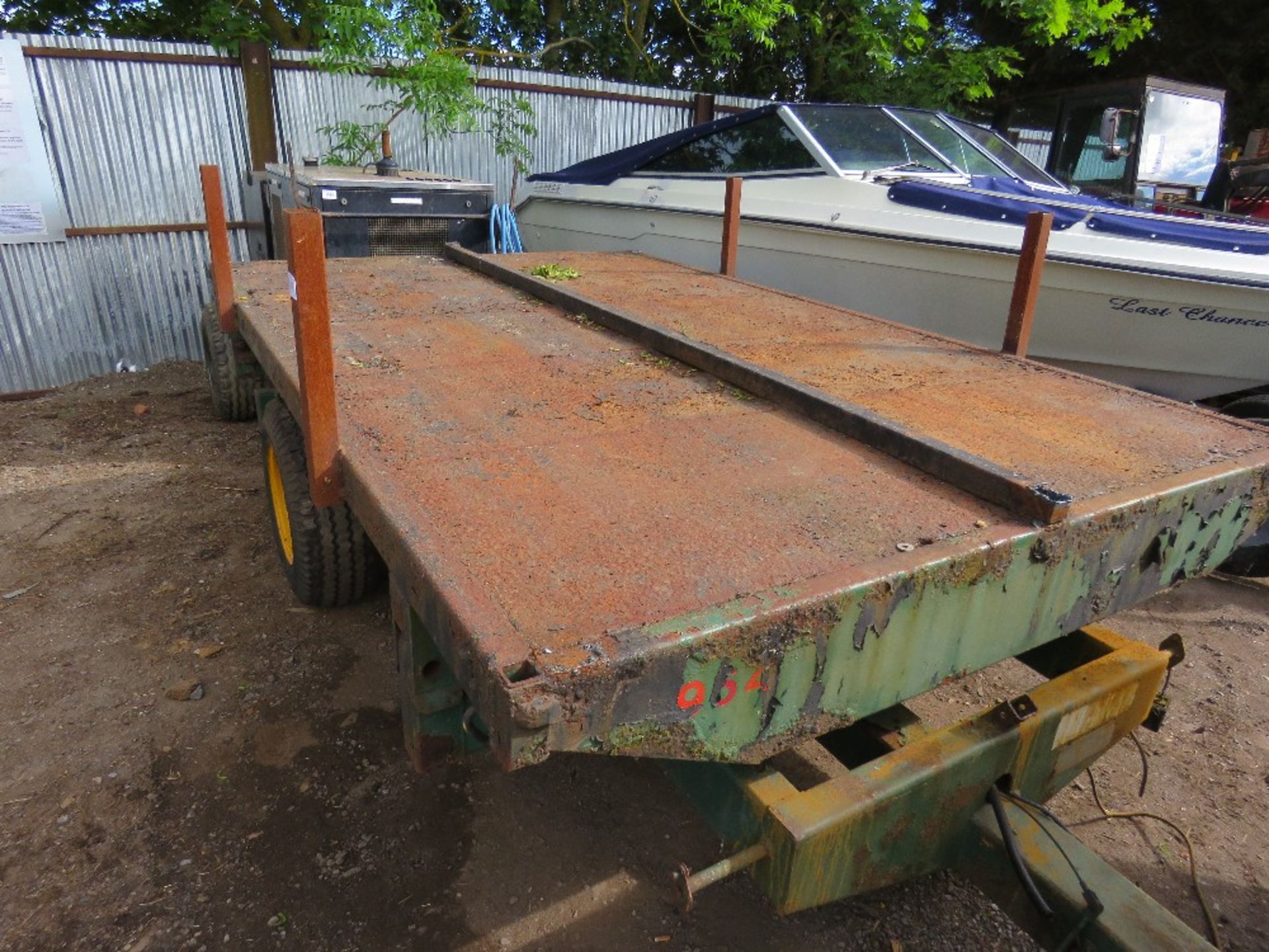 Three-way tipping agricultural trailer