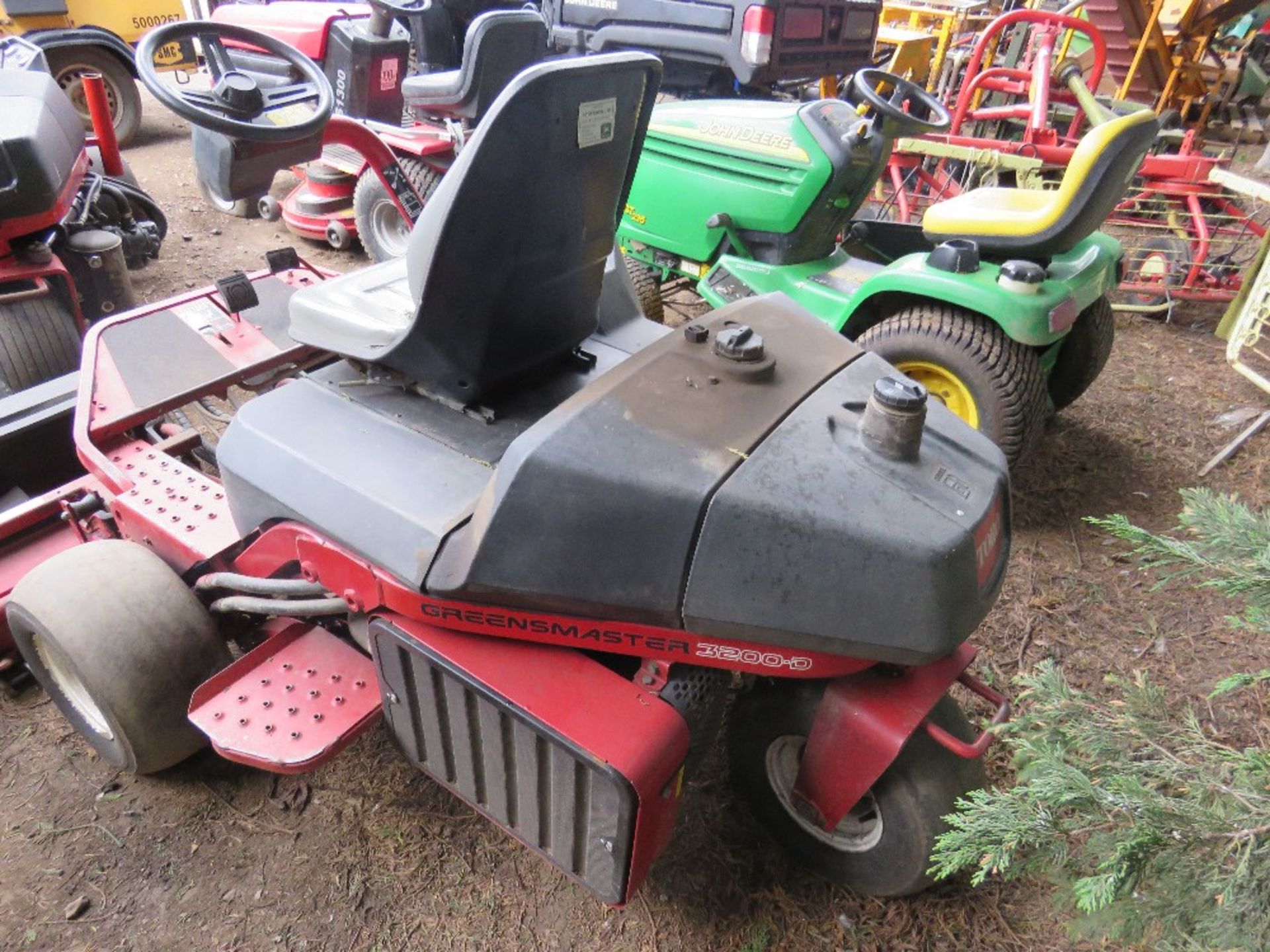TORO 3200D TRIPLE GREENS MOWER C/W GRASS BOXES WHEN TESTED WAS SEEN TO RUN AND DRIVE - Image 3 of 3
