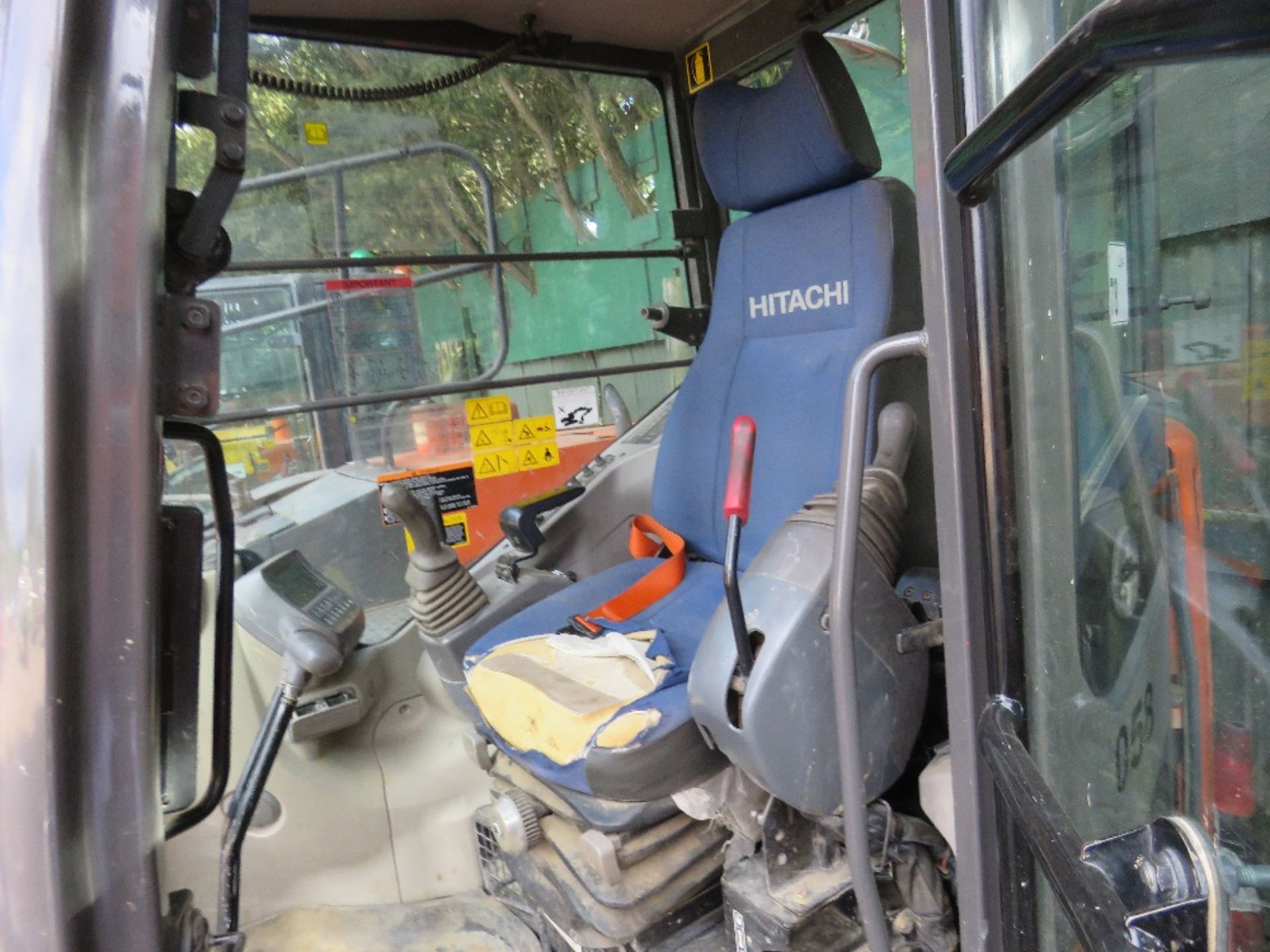 HITACHI ZAXIS 85-3 USB LC 8.5TONNE EXCAVATOR WITH 1NO. BUCKET, 8849 REC HRS, YEAR 2012, SN: - Image 6 of 7