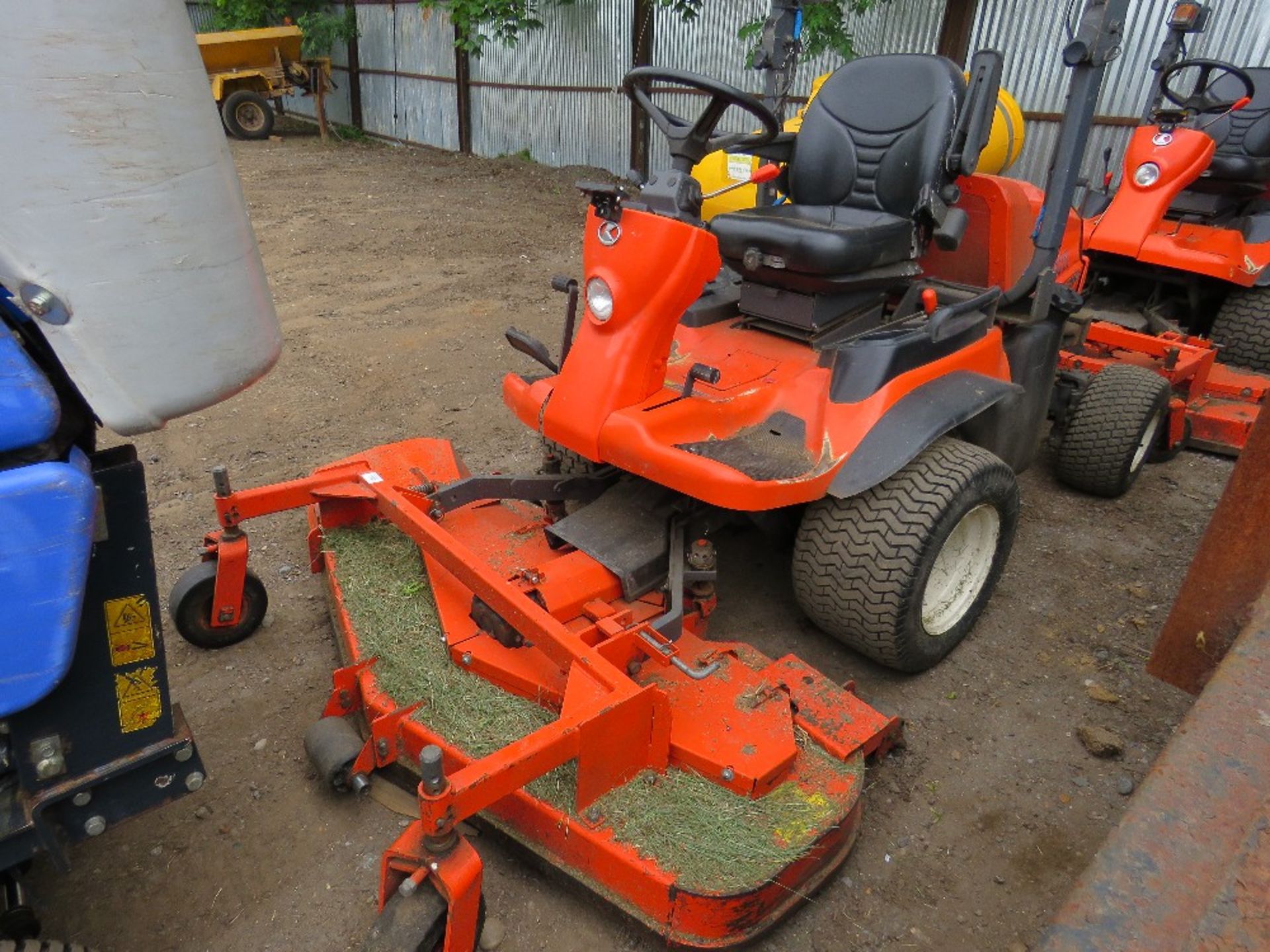 KUBOTA F2880 RIDE ON MOWER WITH OUT FRONT ROTARY DECK, YEAR 2014, 2670REC HRS REG:SF14 HXM WHEN - Image 8 of 8