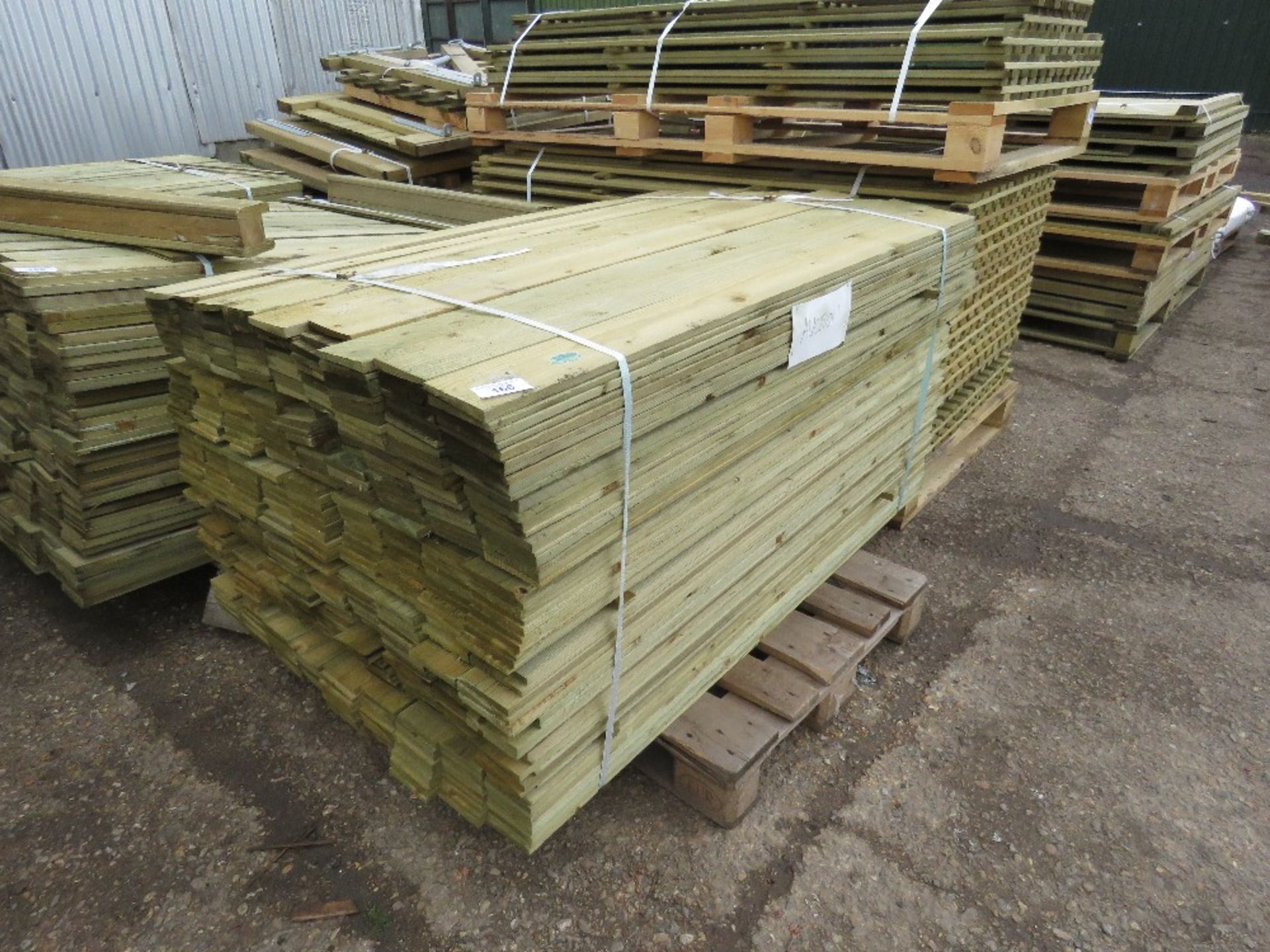 1X PACK OF FEATHER EDGE TIMBER CLADDING, 1.5M LENGTH X 10CM WIDTH