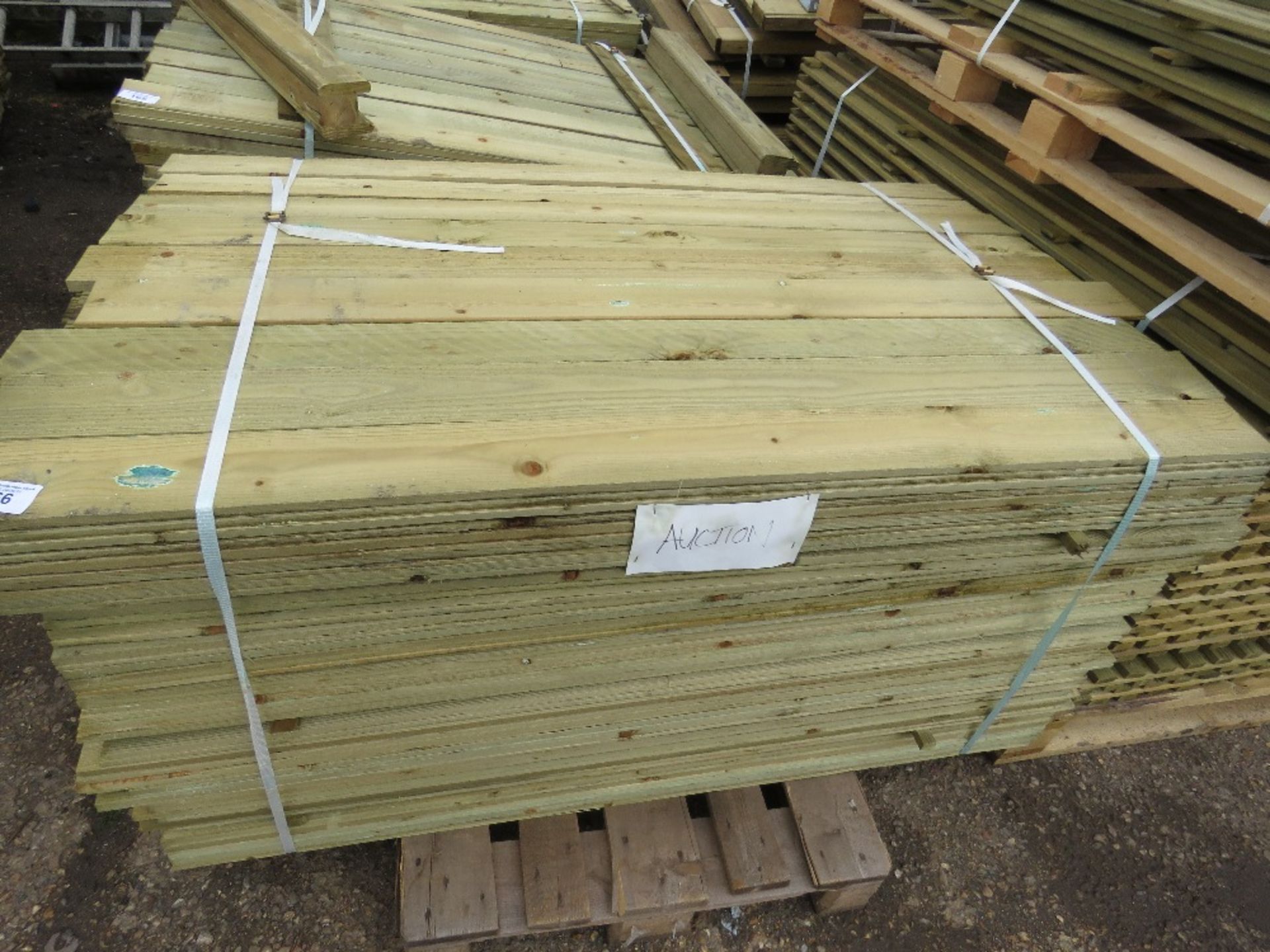 1X PACK OF FEATHER EDGE TIMBER CLADDING, 1.5M LENGTH X 10CM WIDTH - Image 3 of 4