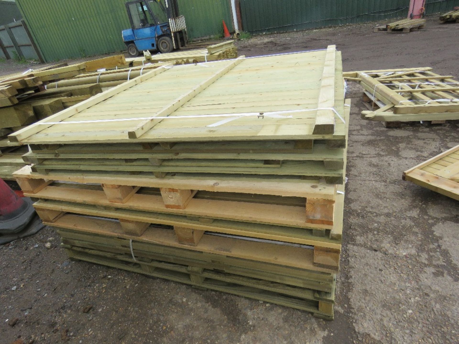 12 X ASSORTED FENCING PANELS, 6FT - Image 2 of 4