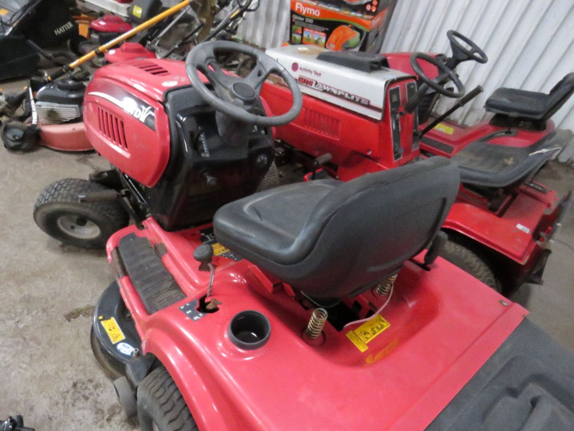 MTD RIDE ON MOWER C/W COLLECTOR - Image 2 of 4