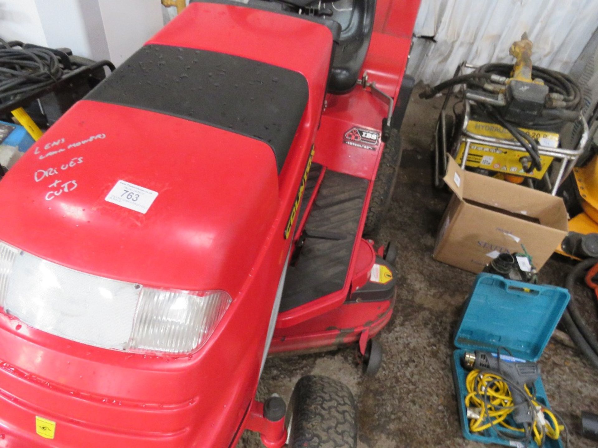 COUNTAX RIDE ON MOWER C/W COLLECTOR WHEN TESTED WAS SEEN TO RUN AND DRIVE AND MOWER TURNED - Image 2 of 2