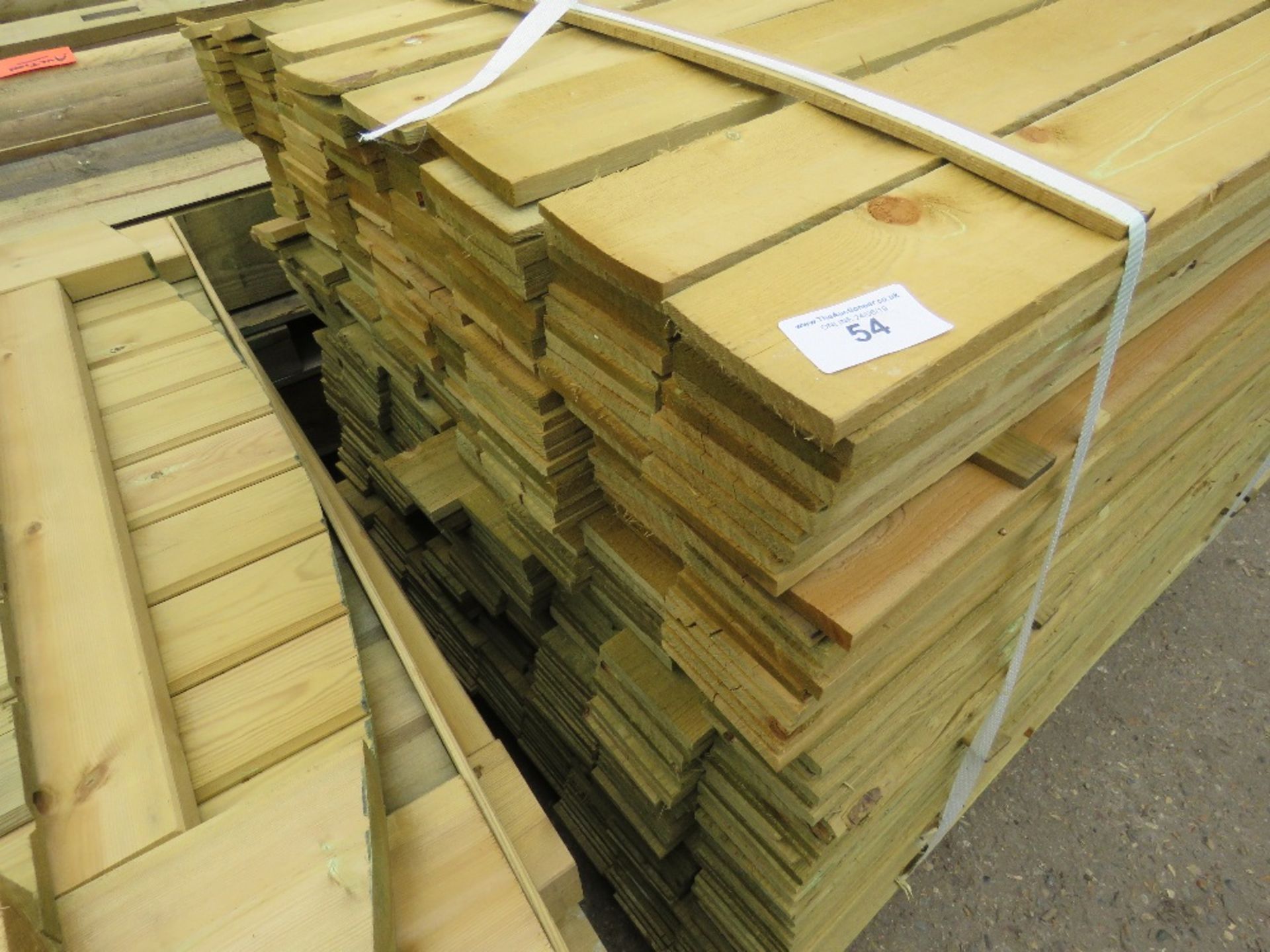 PALLET OF 1.2M LENGTH FEATHER EDGE TIMBER - Image 2 of 4