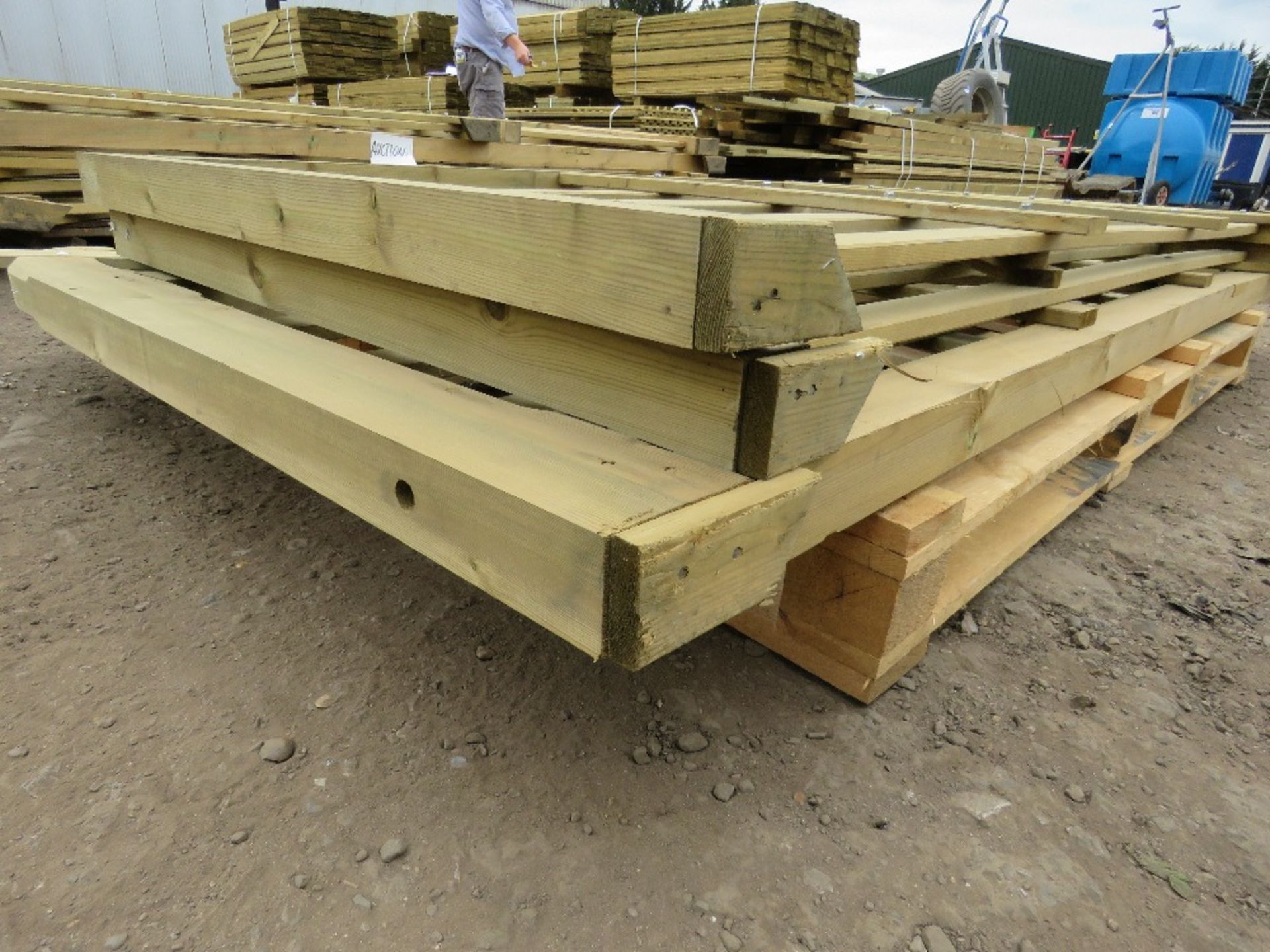 3 X ASSORTED SIZED WOODEN FIELD/DRIVEWAY GATES, AS SHOWN IN IMAGES - Image 4 of 6