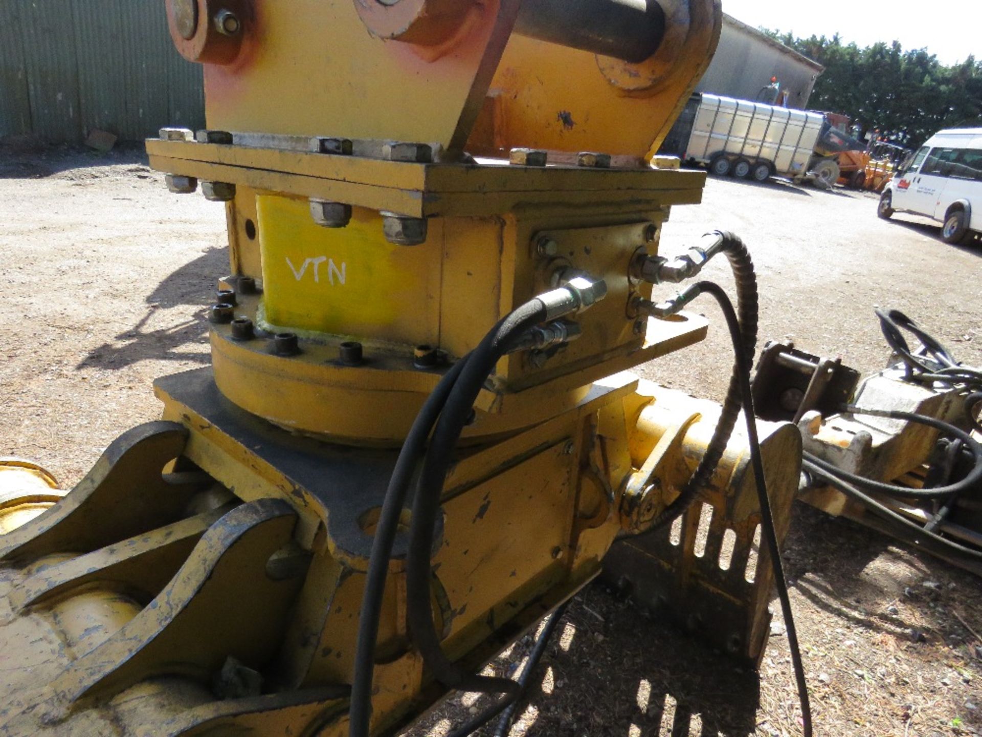 VTN 13 TONNE SELECTOR GRAB ON 65MM PINS - Image 6 of 10