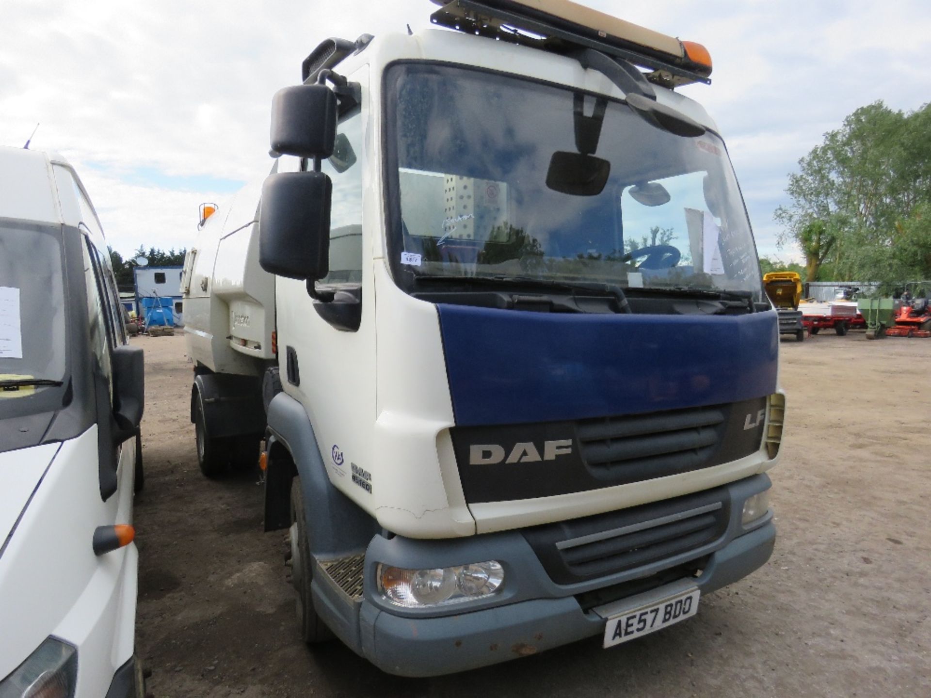 DAF 45.160 Johnson sweeper, reg. AE57 BDO, 70,217 rec.miles, with V5. Direct ex local company.…....