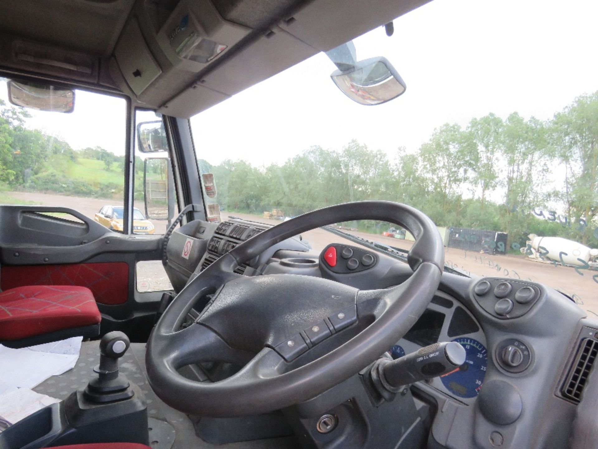 IVECO 6X2 DROP SIDE 26TONNE LORRY REG: AE54 AZP WITH REAR PALFINGER PK1200 CRANE AND BLOCK GRAB, - Image 4 of 14