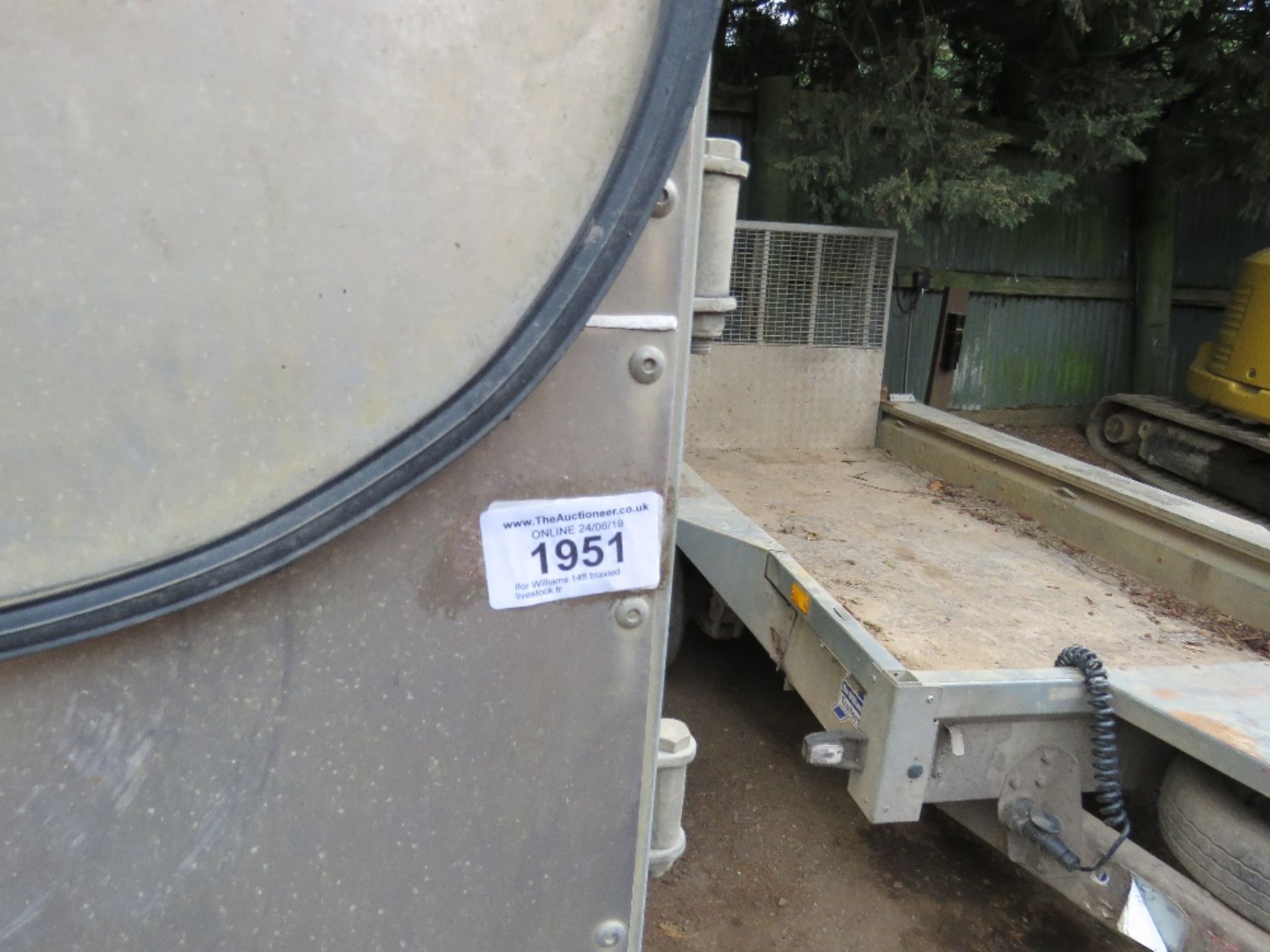 Ifor Williams 14ft triaxled livestock trailer year 2015 SN:SCKT00000F0665260 - Image 2 of 6