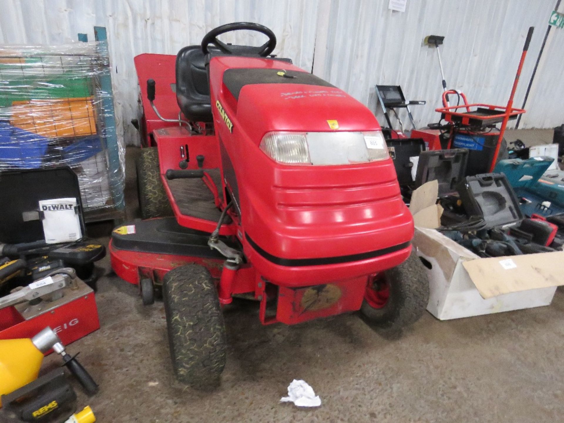 COUNTAX C800HE RIDE ON MOWER C/W COLLECTOR WHEN TESTED WAS SEEN TO RUN AND DRIVE AND MOWER TURNED
