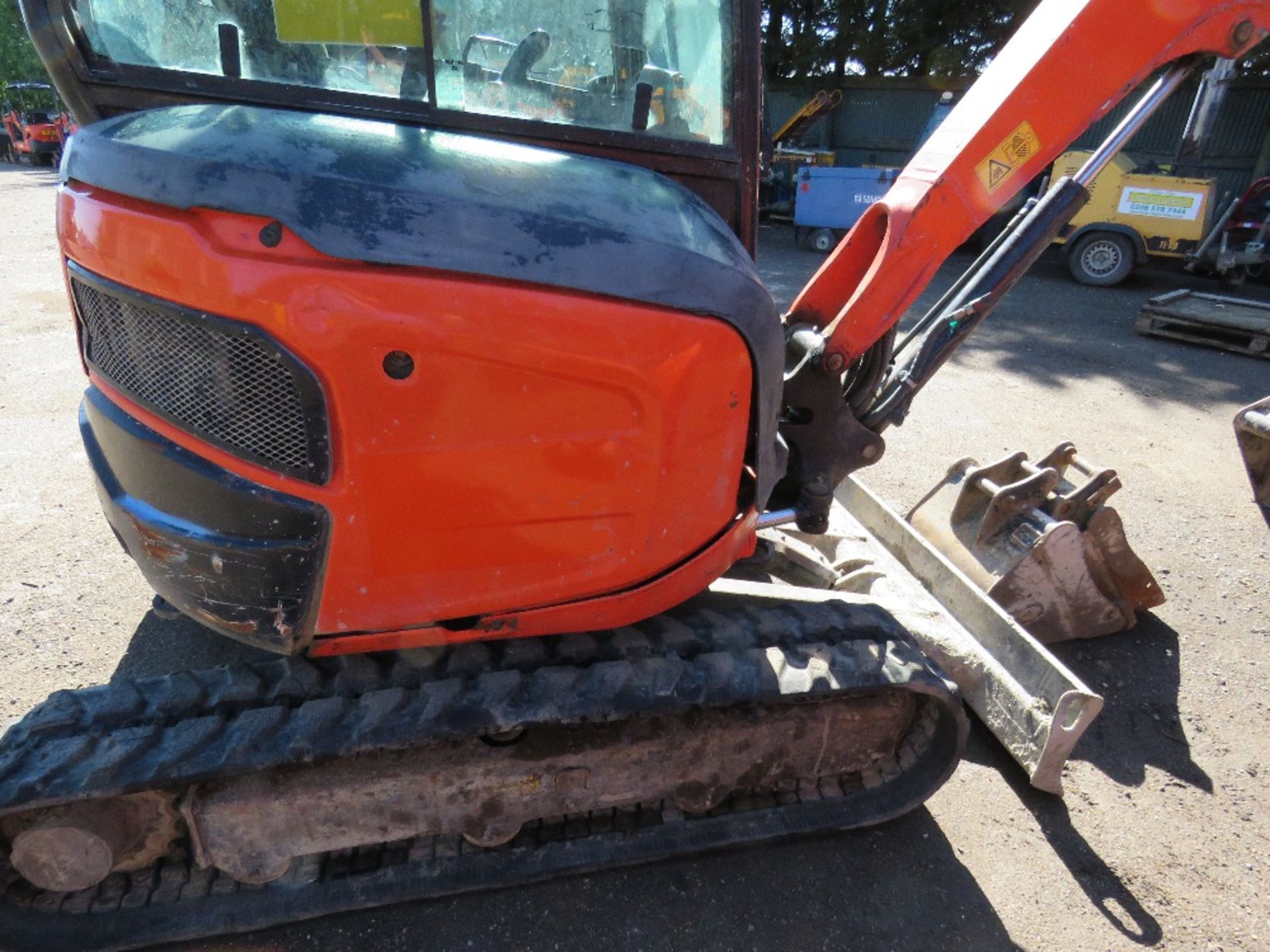 KUBOTA U27 ZERO TAIL SWING 2.7 TONNE TRACKED EXCAVATOR, YEAR 2014 BUILD. SUPPLIED WITH 3 X BUCKETS - Image 17 of 18