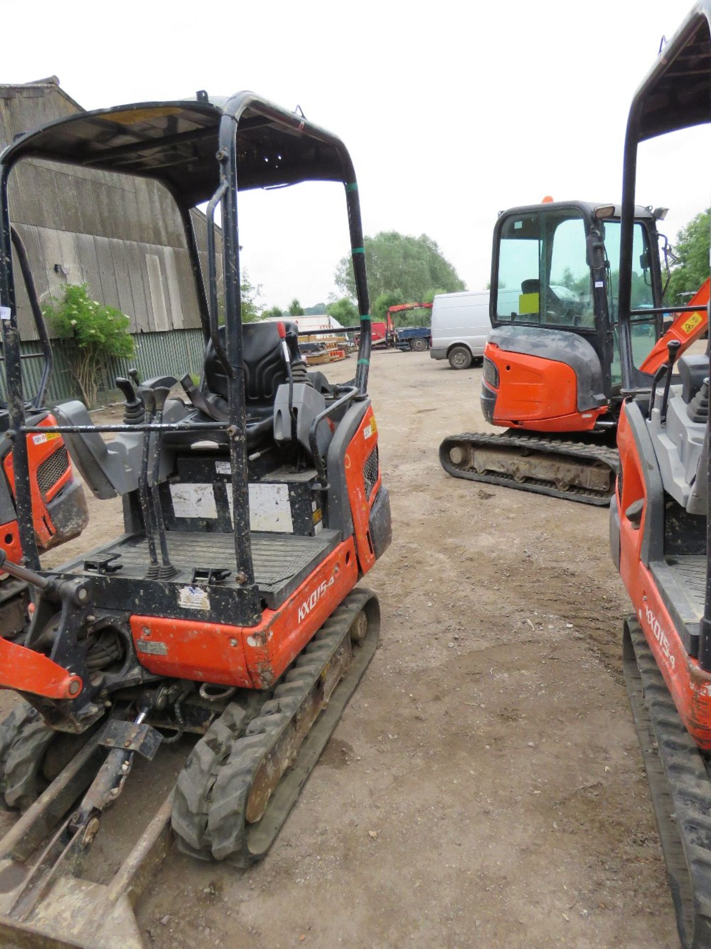 KUBOTA KX015-4 1.5TONNE MINI DIGGER, YEAR 2015 BUILD. SUPPLIED WITH 3 X BUCKETS AS SHOWN, QUICK - Image 3 of 11