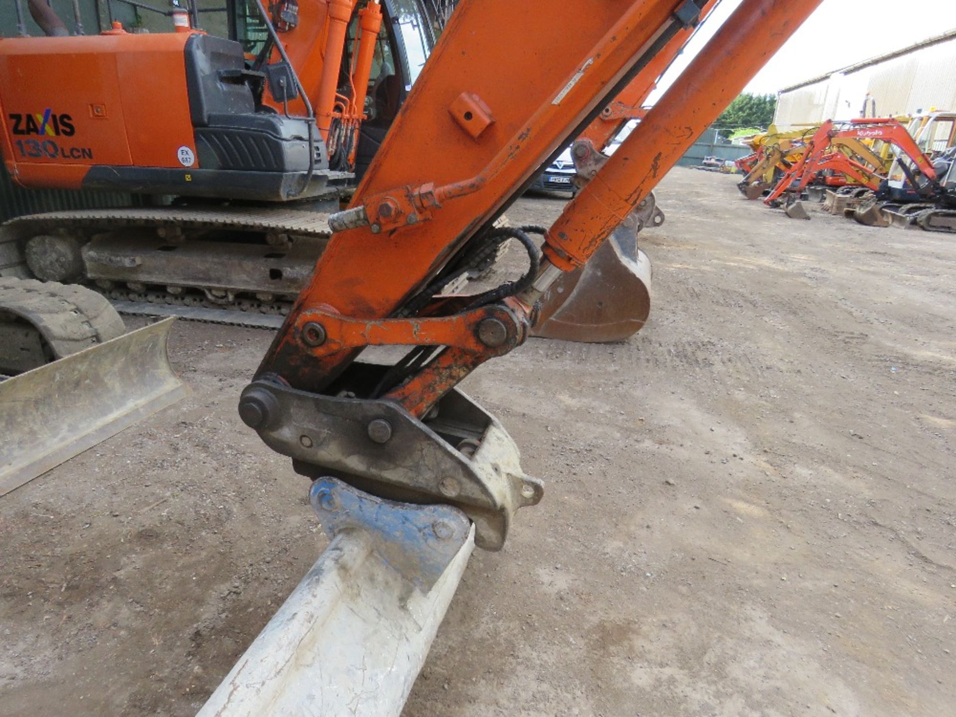 HITACHI ZAXIS 85-3 USB LC 8.5TONNE EXCAVATOR WITH 1NO. BUCKET, 8849 REC HRS, YEAR 2012, SN: - Image 2 of 7