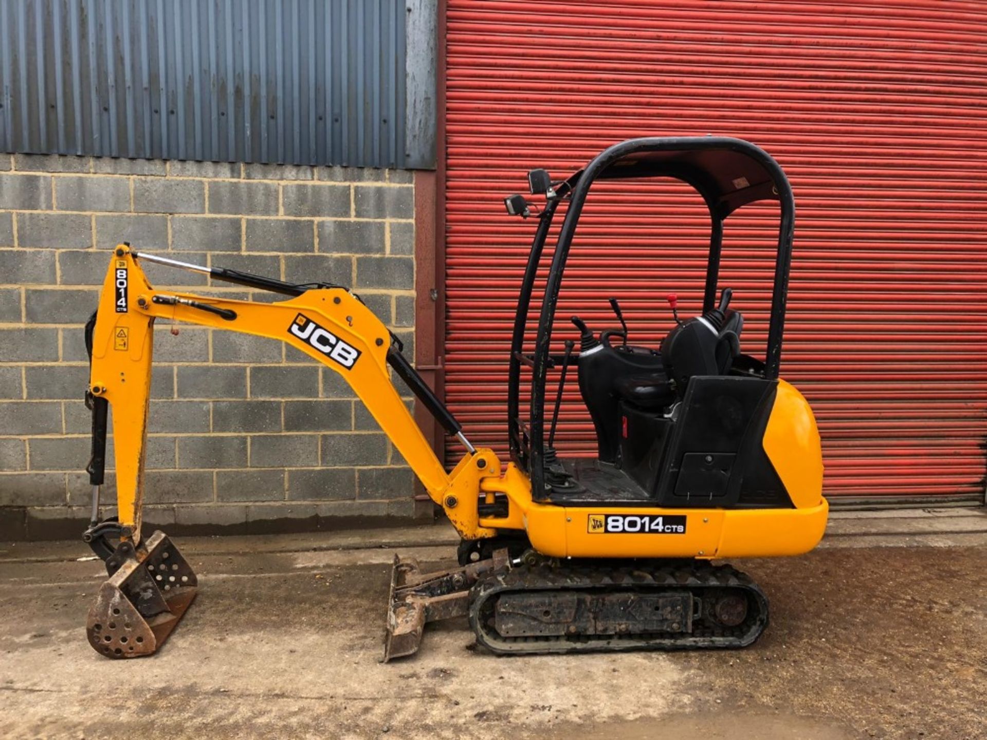 JCB 801-4 MINI DIGGER, YEAR 2016 BUILD, WITH ONE BUCKET. . 1025 RECORDED HOURS.WHEN TESTED WAS