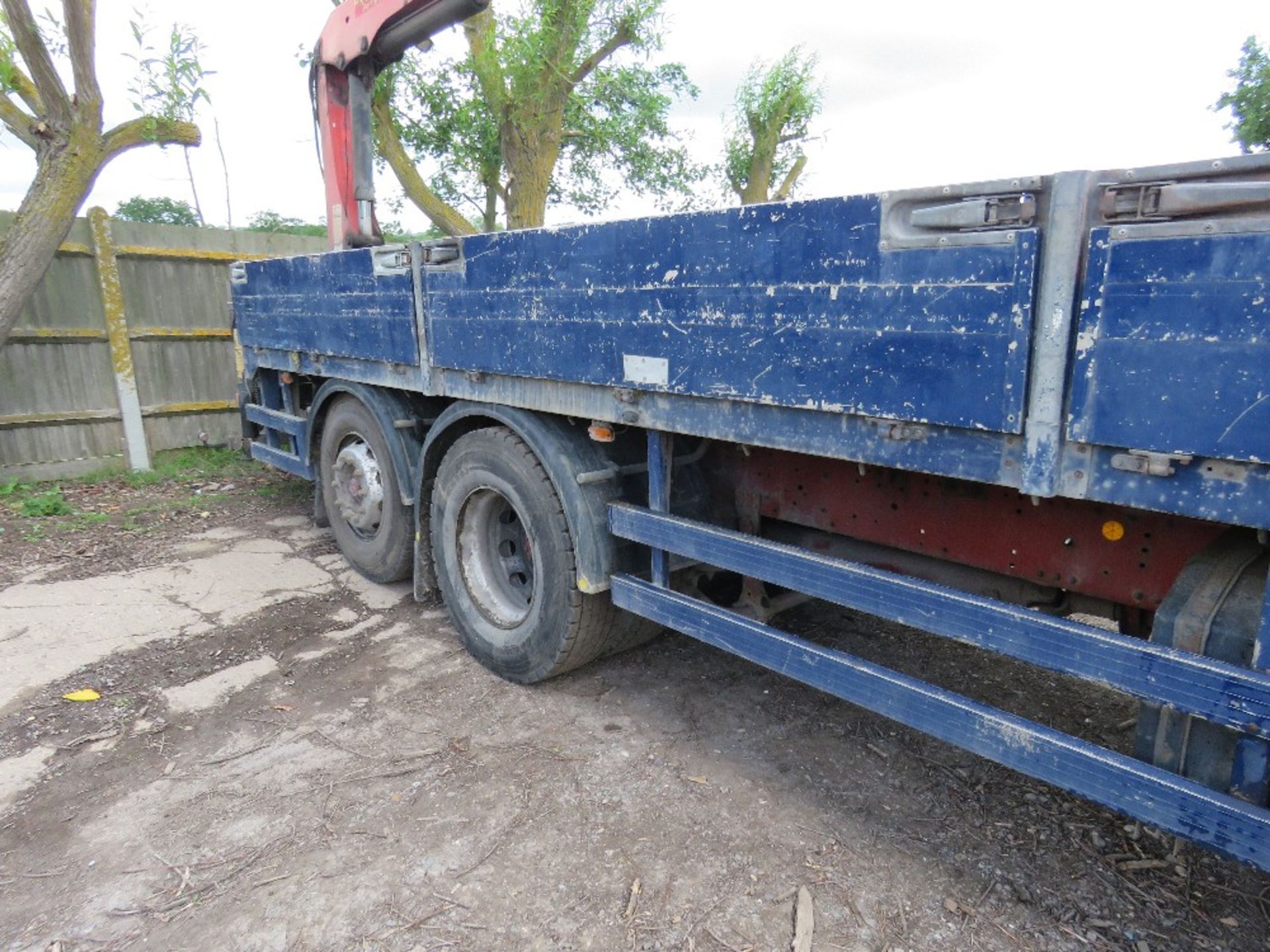 IVECO 6X2 DROP SIDE 26TONNE LORRY REG: AE54 AZP WITH REAR PALFINGER PK1200 CRANE AND BLOCK GRAB, - Image 7 of 14