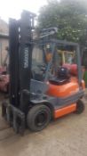 TOYOTA 6FG20 FORKLIFT TRUCK, GAS POWERED, 2 TONNE LIFT CAPACITY, 4METRE LIFT MAST WITH SIDE SHIFT.