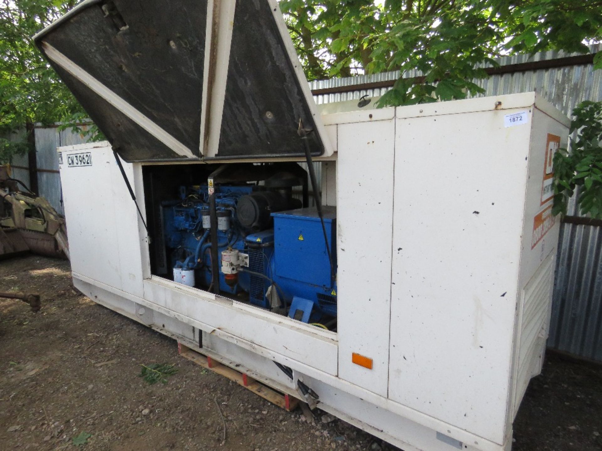 FG WILSON P100 SILENCED GENERATOR, 6507 RECORDED HOURS, YEAR 2003. PERKINS 4 CYLINDER TURBO