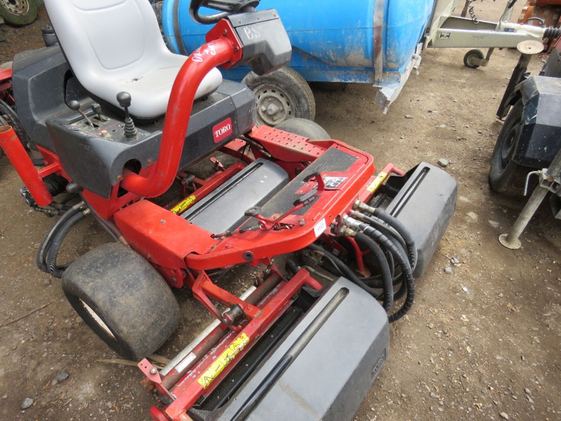 TORO TRIPLE MOWER C/W GRASS BOXES WHEN TESTED WAS SEEN TO RUN AND DRIVE