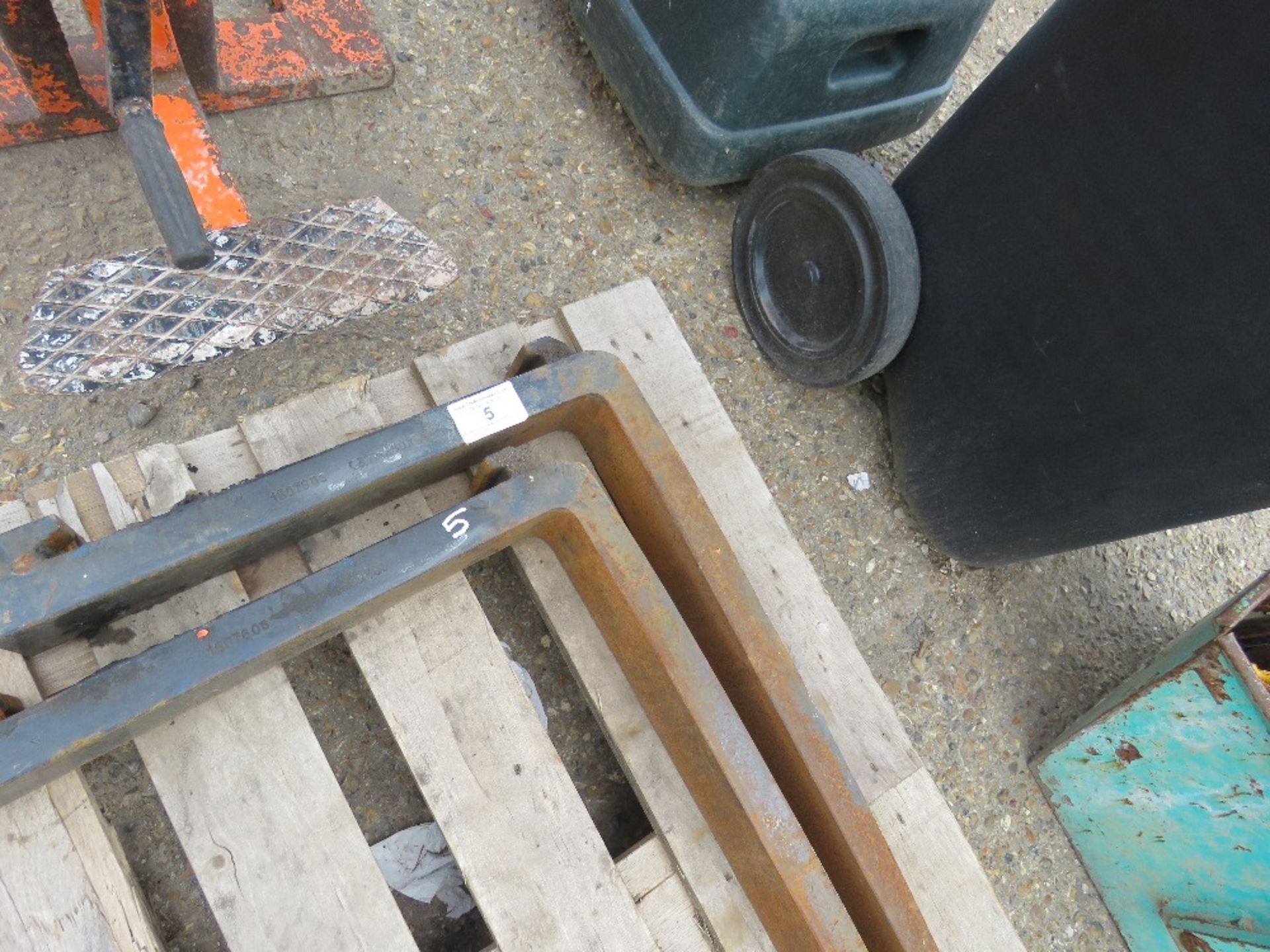 PAIR OF FORKLIFT TINES, UNTESTED - Image 2 of 2