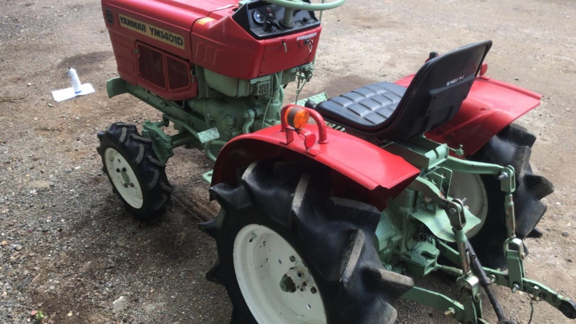 YANMAR 4WD COMPACT TRACTOR C/W REAR LINKAGE, WHEN TESTED WAS SEEN TO DRIVE, STEER AND BRAKE - Image 2 of 5