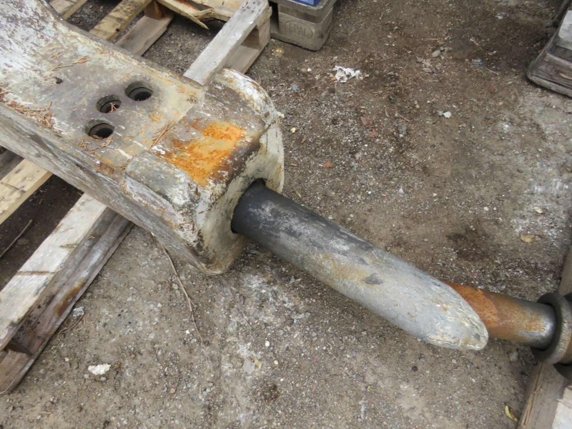 HAMMER BREAKER TO SUIT AN 8 TONNE EXCAVATOR, ON 50MM PINS - Image 2 of 4