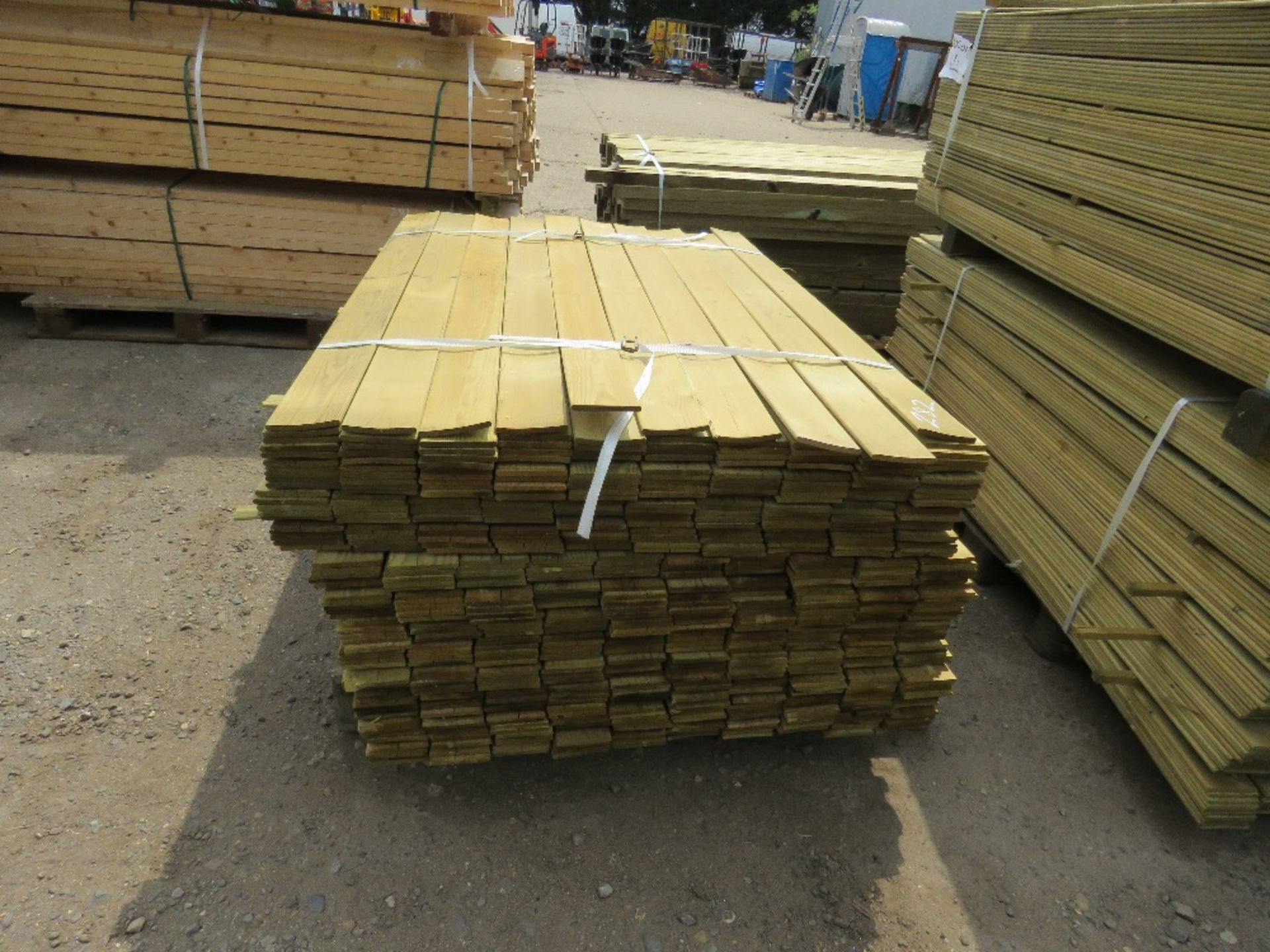 1 PACK OF 1.44Mx 10CM MACHINED CLADDING SLATS - Image 2 of 4