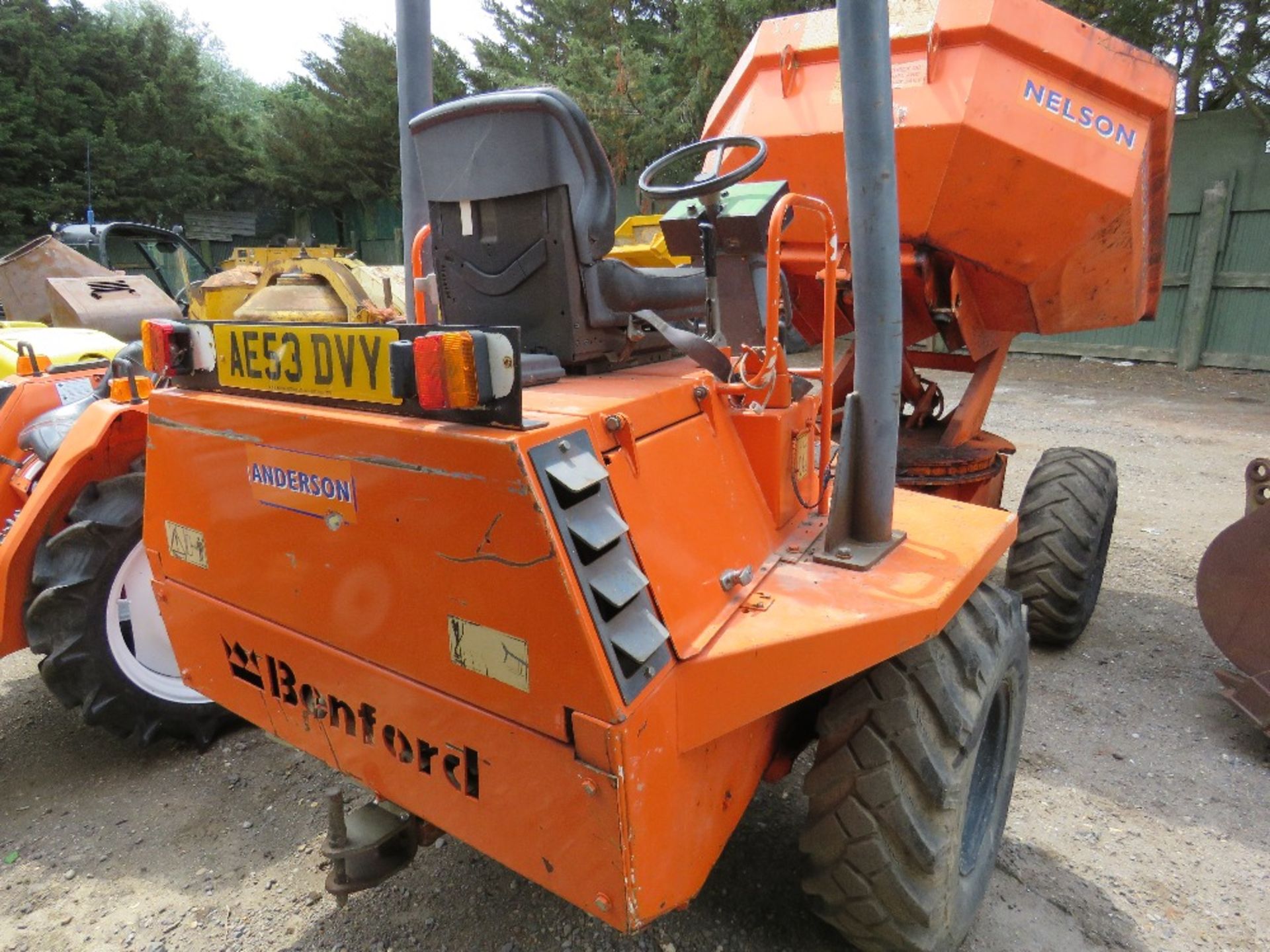 BENFORD 3 TONNE SWIVEL SKIP DUMPER, YEAR 2003 , DEUTZ ENGINE, APPROX 976 RECORDED HOURS, REG: - Image 5 of 5