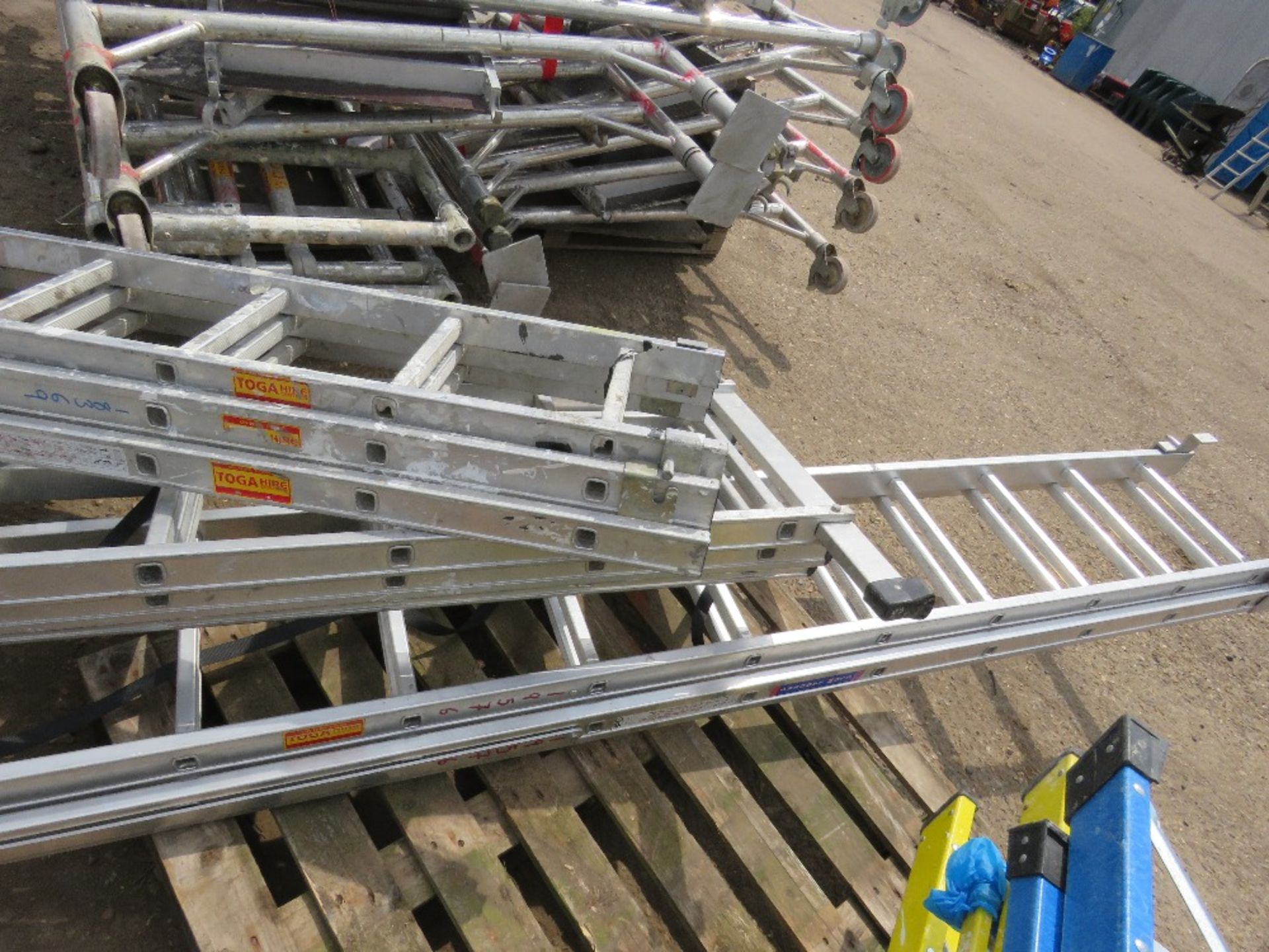 3X ASSORTED ALUMINIUM MULTISECTION LADDERS - Image 3 of 4