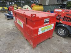 Transcube 2000litre coffin tank NEEDS REPAIR TO BUND