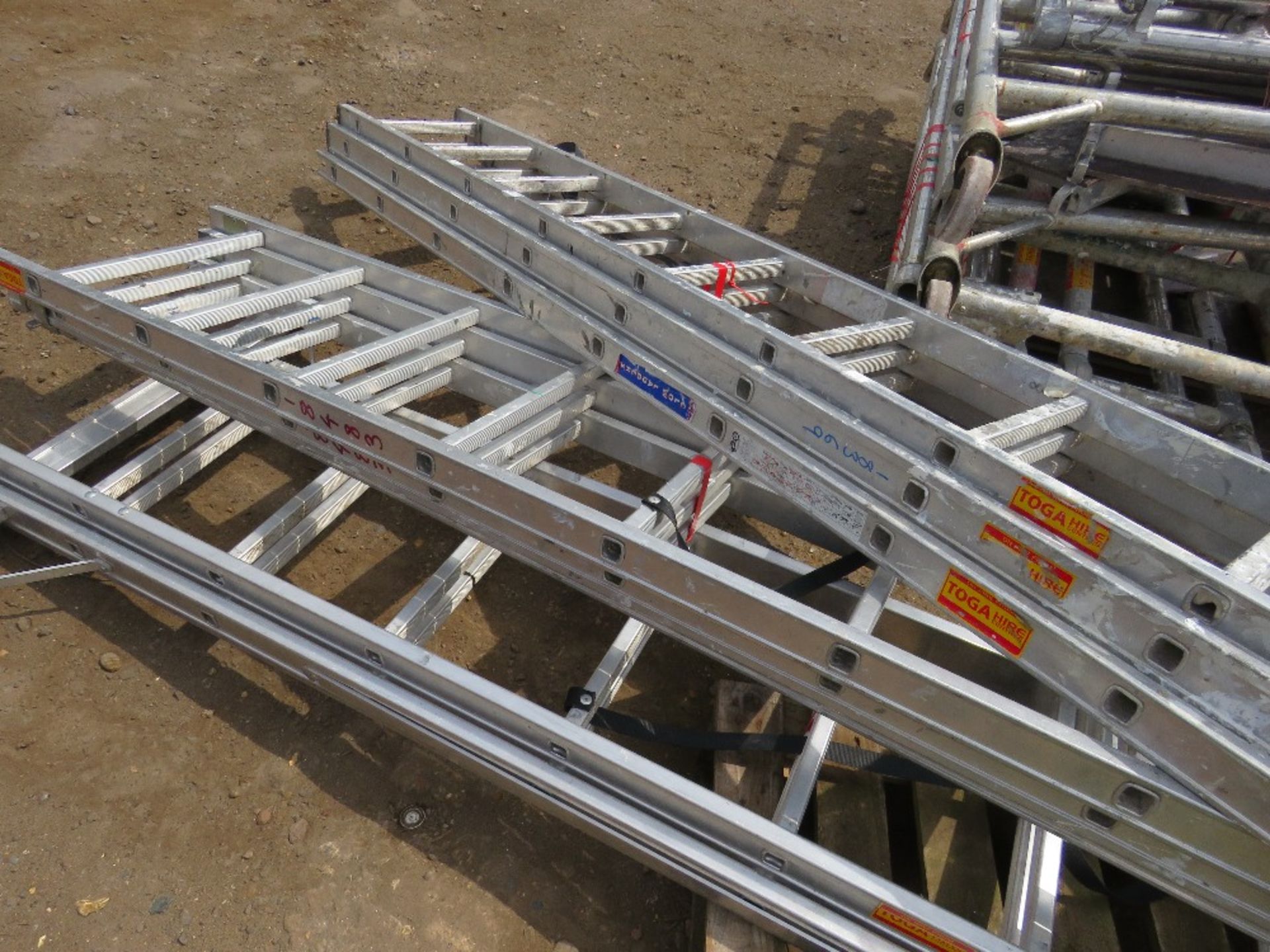 3X ASSORTED ALUMINIUM MULTISECTION LADDERS - Image 4 of 4