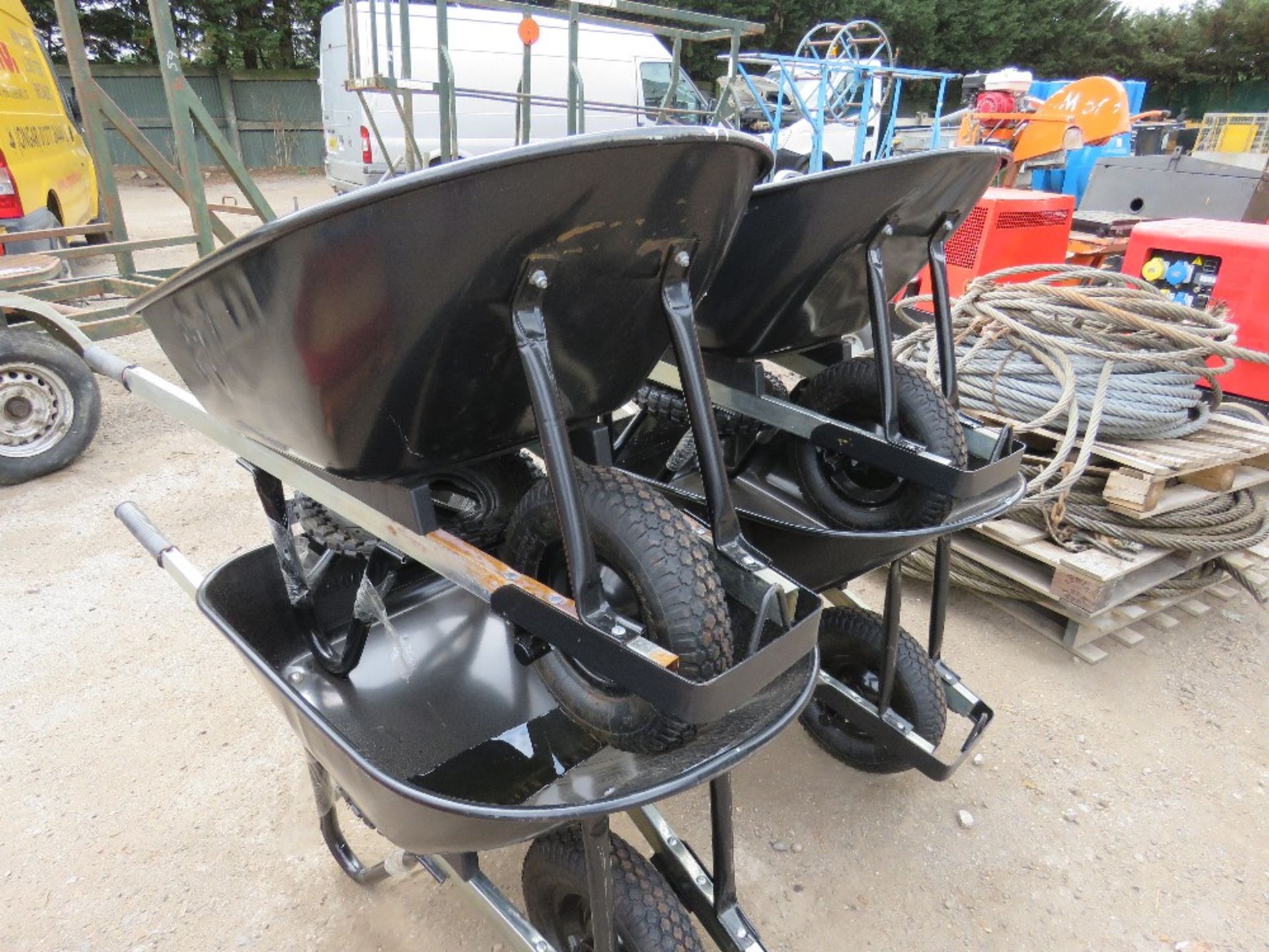 4X HEAVY DUTY WHEELBARROWS - Image 2 of 2