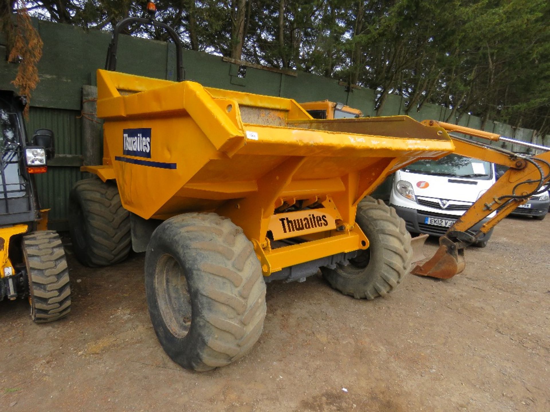 THWAITES 9 TONNE DUMPER, YEAR 2007, 3283 REC HRS, SN:SLCM90ZZ703B2303, REPAINTED AND NEW