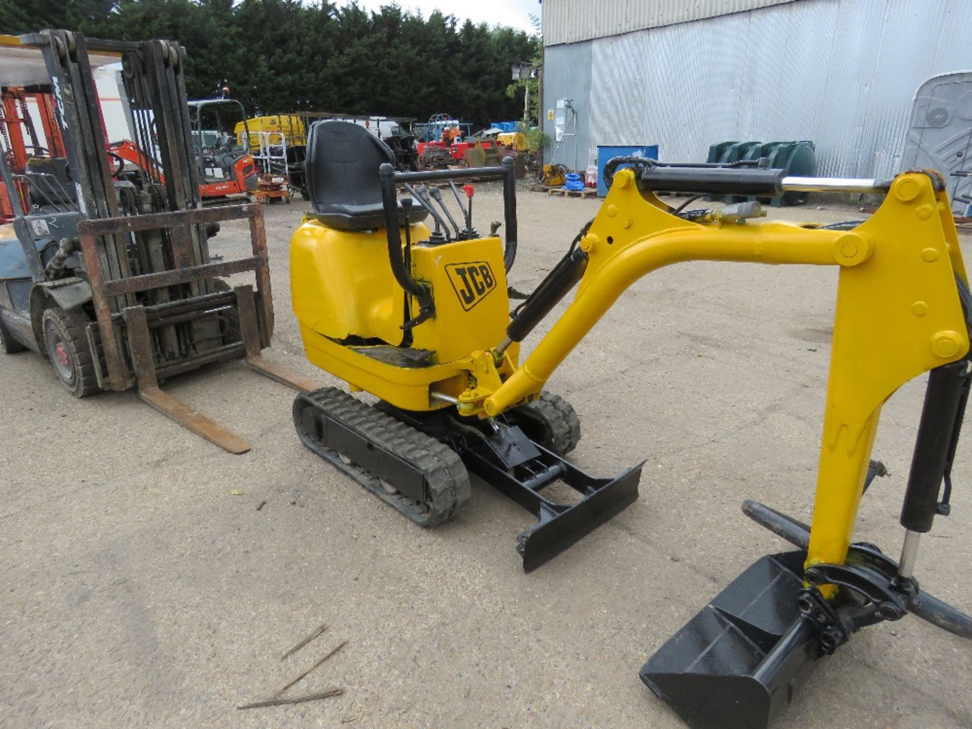 JCB 8008CTS MICRO EXCAVATOR C/W 1 GRADING BUCKET, YEAR 2015, SN: JCB8008A00764702, RECORDED HOURS: