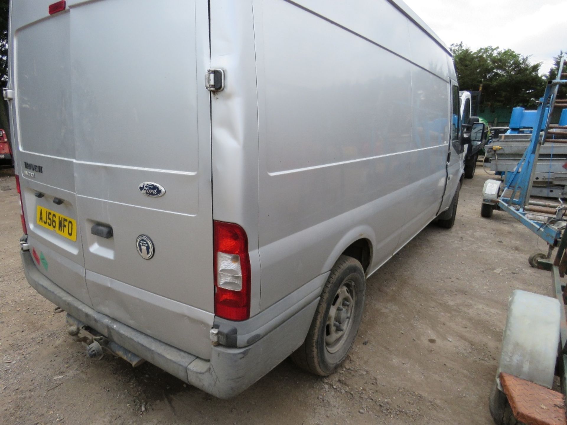FORD TRANSIT 115T350 PANEL VAN, TEST EXPIRED, WITH V5 REG: AJ56 WFO WHEN TESTED WAS SEEN TO DRIVE - Image 5 of 5