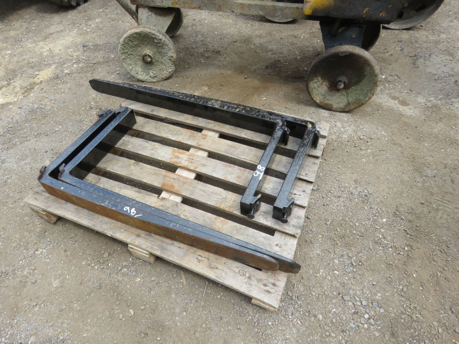 2X SET OF FORLIFT TINES FOR 16" CARRIAGE (UNTESTED)
