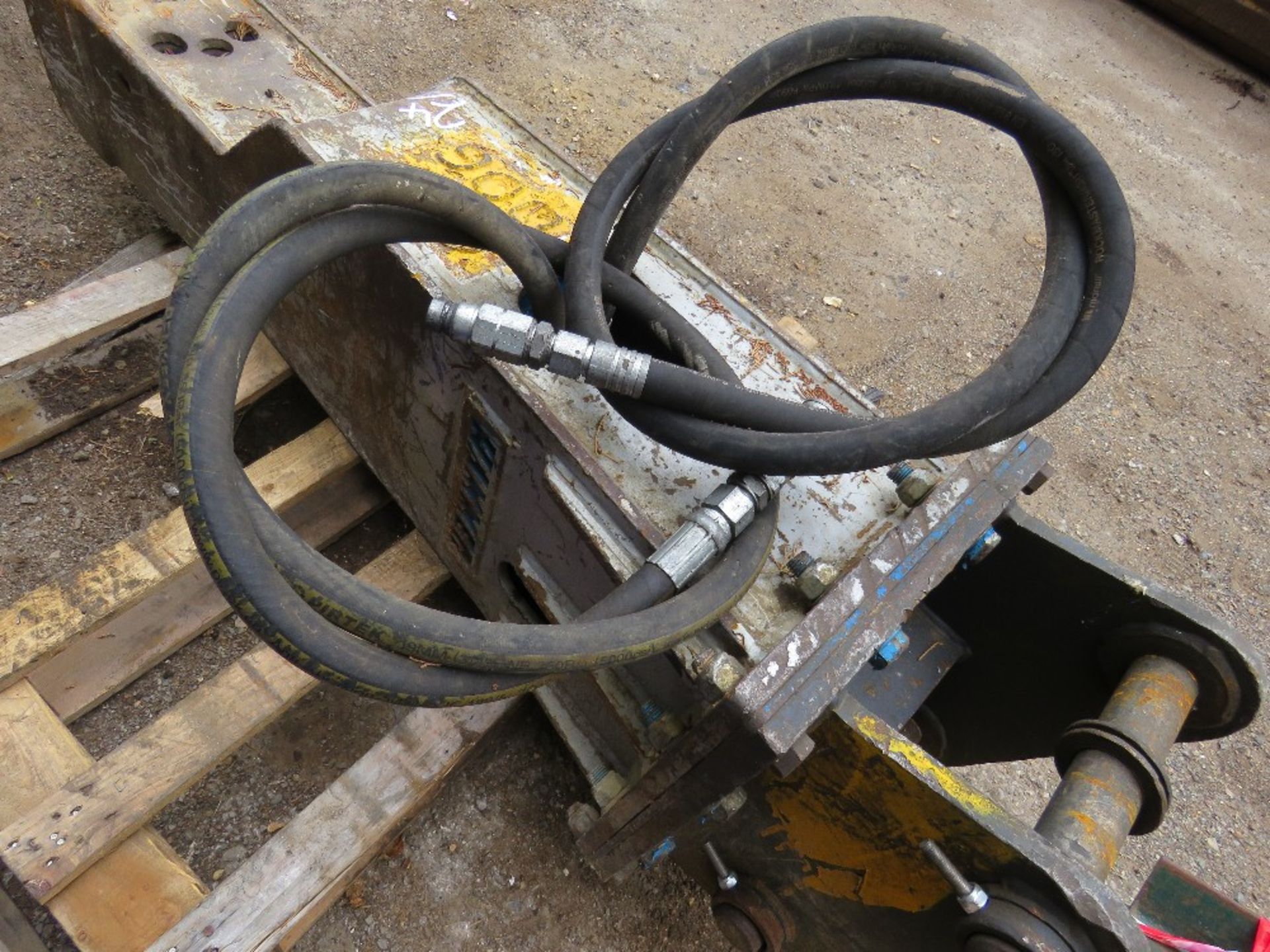 HAMMER BREAKER TO SUIT AN 8 TONNE EXCAVATOR, ON 50MM PINS - Image 4 of 4