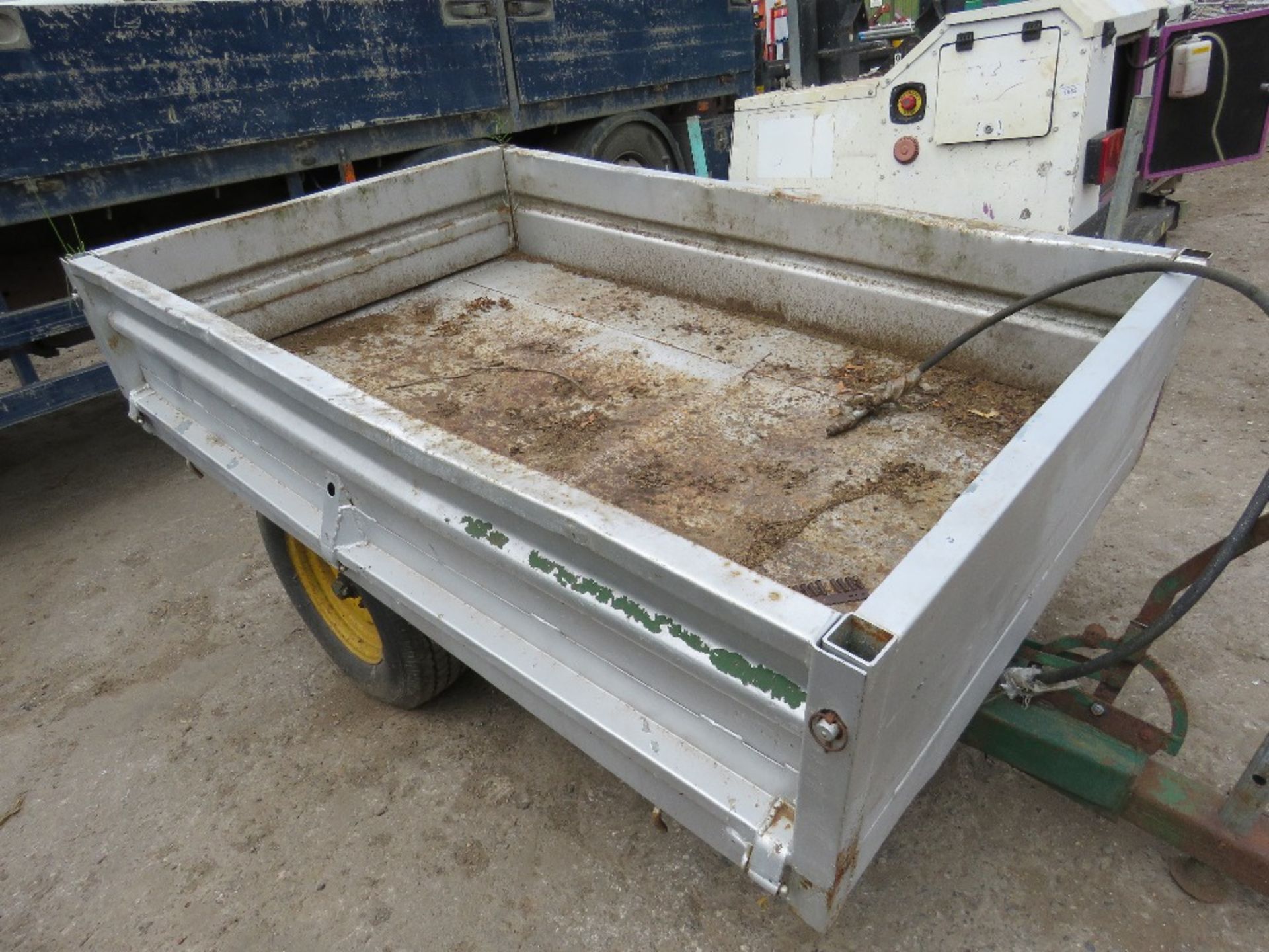 FRASER SMALL SIZED AGRICULTURAL TIPPING TRAILER IDEAL FOR COMPACT TRACTOR - Image 3 of 4