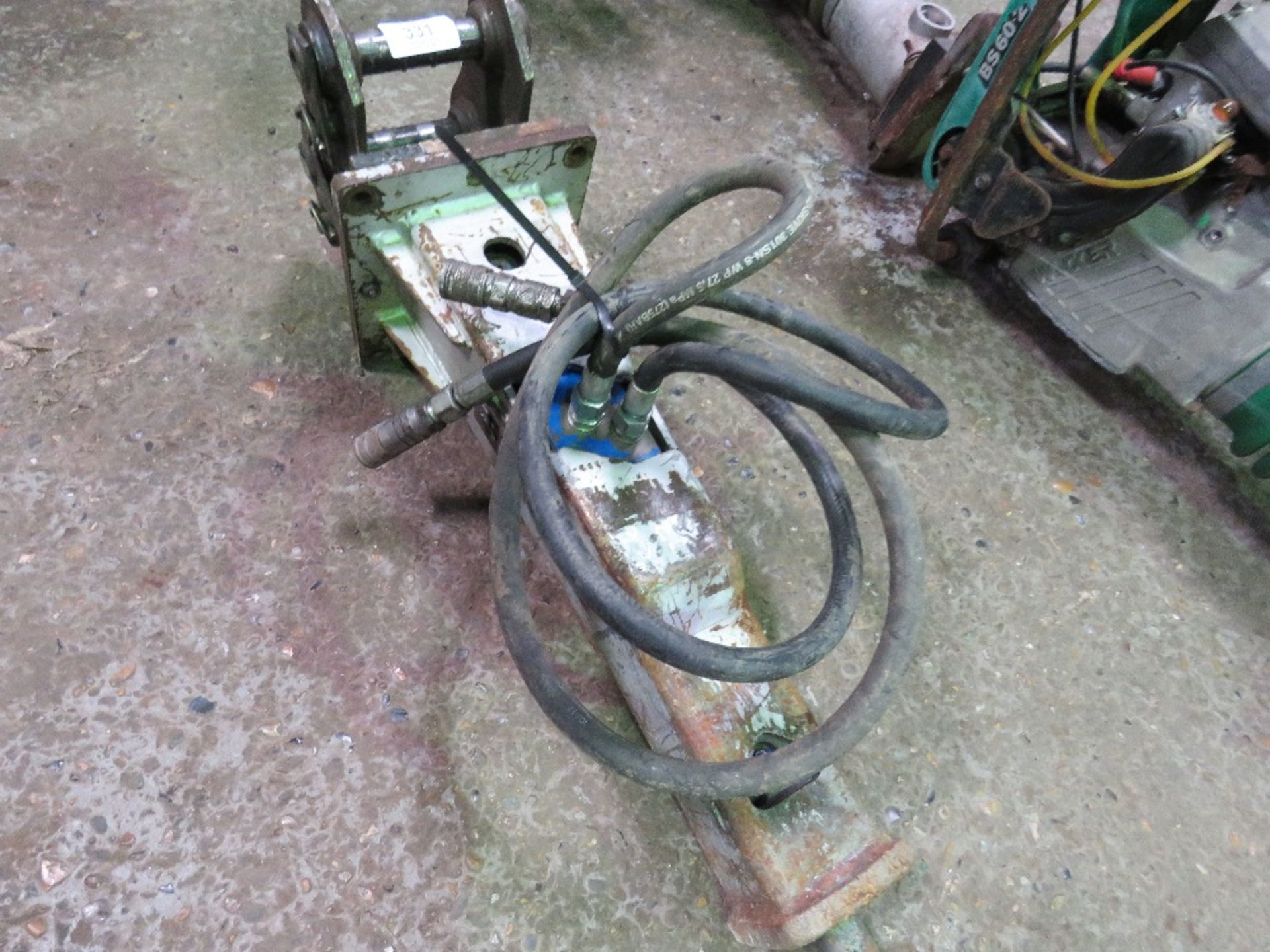 HS100 BREAKER TO SUIT 0.8-1.5TONNE EXCAVATOR, CURRENTLY ON 35MM PINS - Image 2 of 4