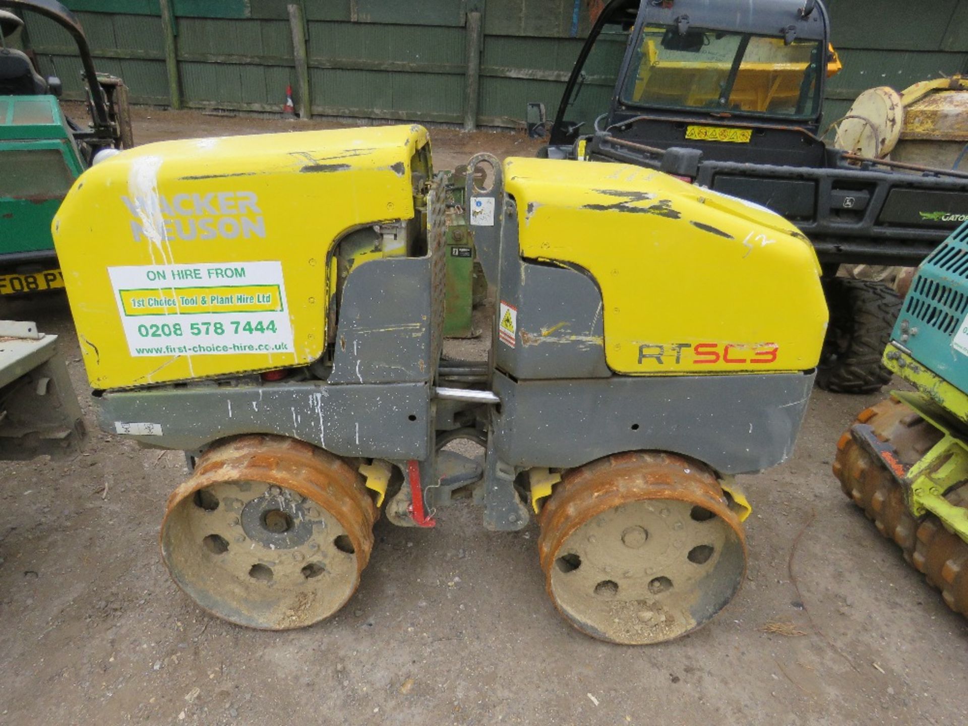 WACKER NEUSON RTSC3 DOUBLE DRUM TRENCH ROLLER YEAR 2007 PN: 5864FC WHEN TESTED WAS SEEN TO DRIVE AND - Image 2 of 5