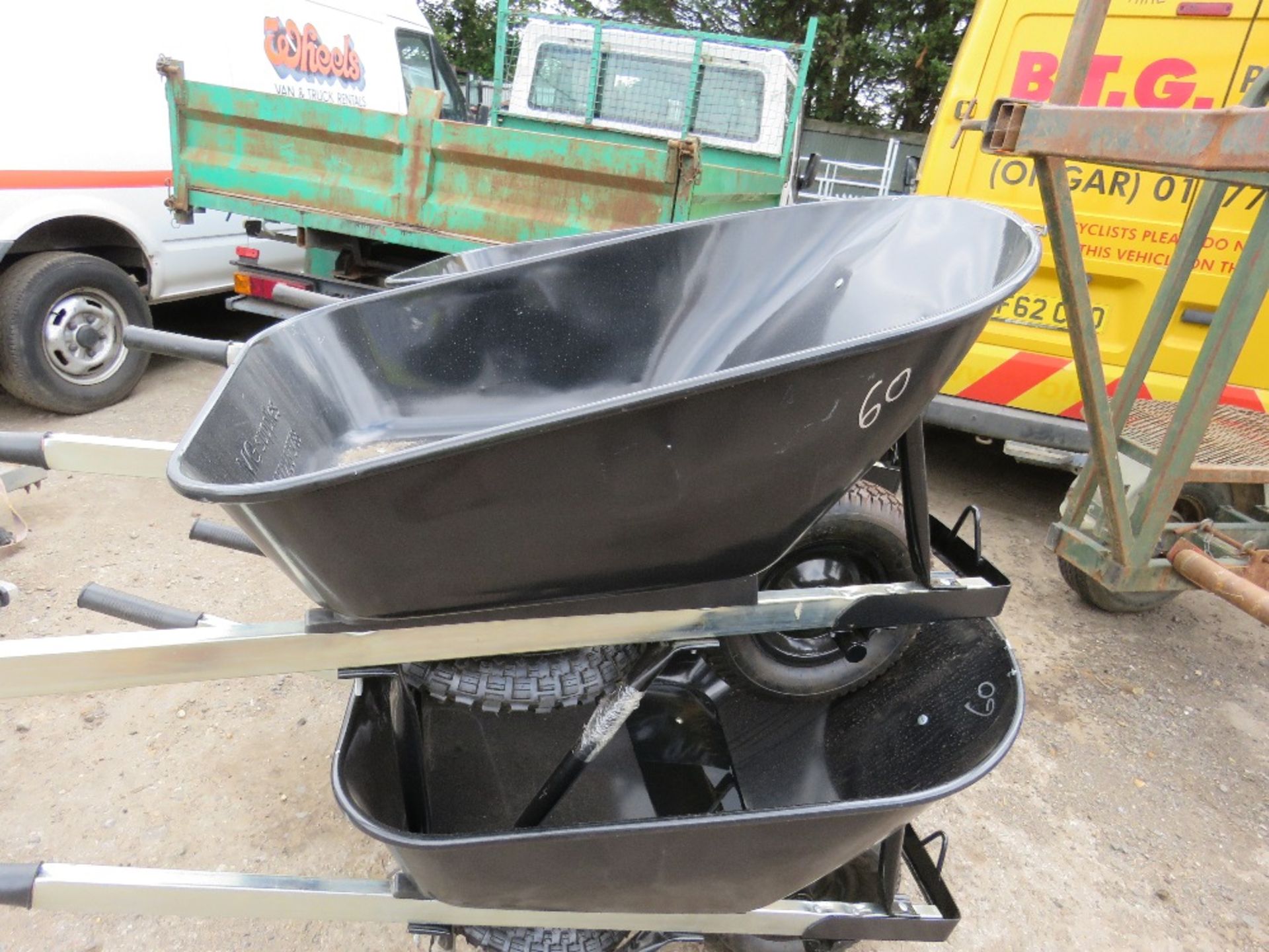 4 X HEAVY DUTY WHEEL BARROWS - Image 2 of 3