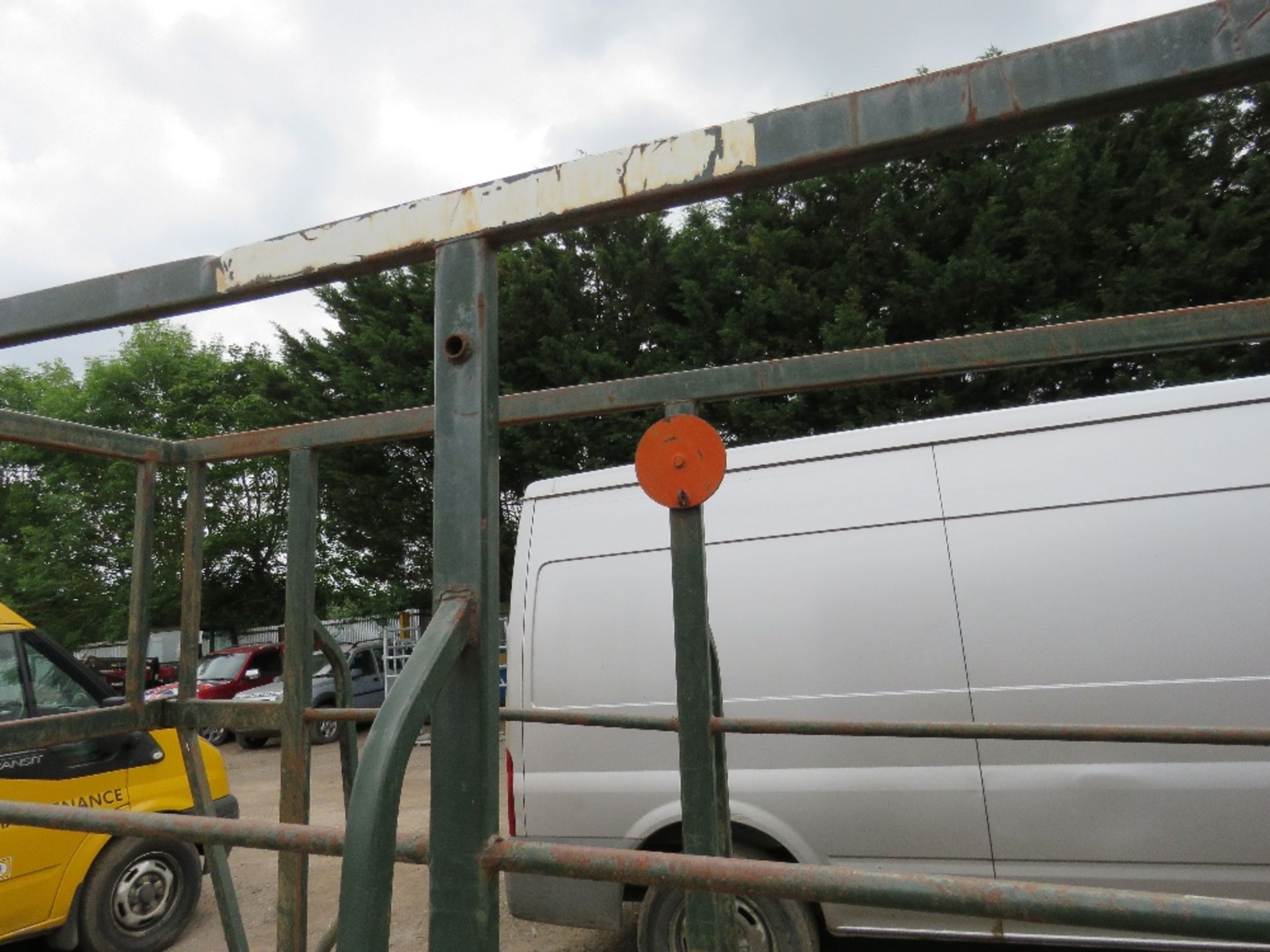 SINGLE AXLE COILED PIPE TRAILER - Image 3 of 5