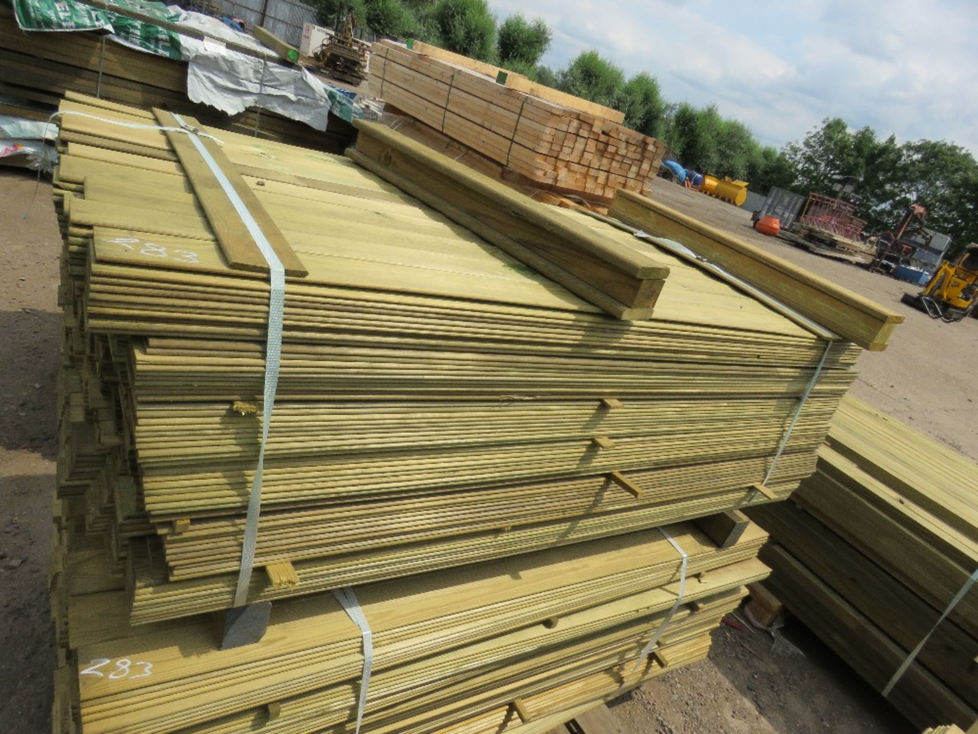 2X PACKS OF 10CMx1.75M MACHINED FENCE CLADDING TIMBER SLATS - Image 3 of 3