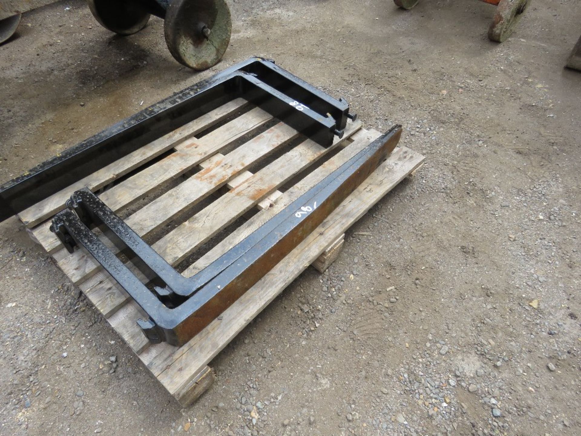 2X SET OF FORLIFT TINES FOR 16" CARRIAGE (UNTESTED) - Image 2 of 2