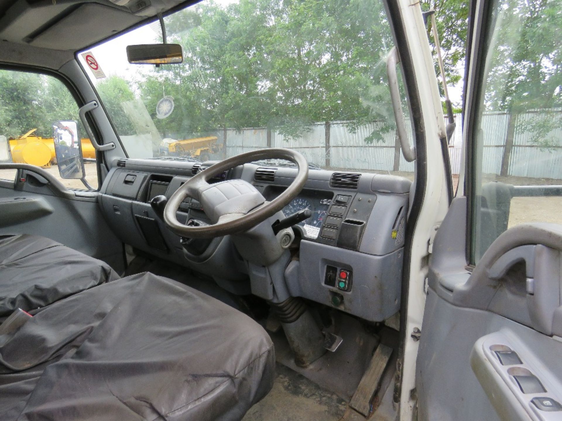 MITSUBISHI FUSO 7.5TONNE LORRY WITH HOT BOX FITTED, REG. BN11 EHY, WITH V5 AND TEST TO 31.08.2019. - Image 7 of 7