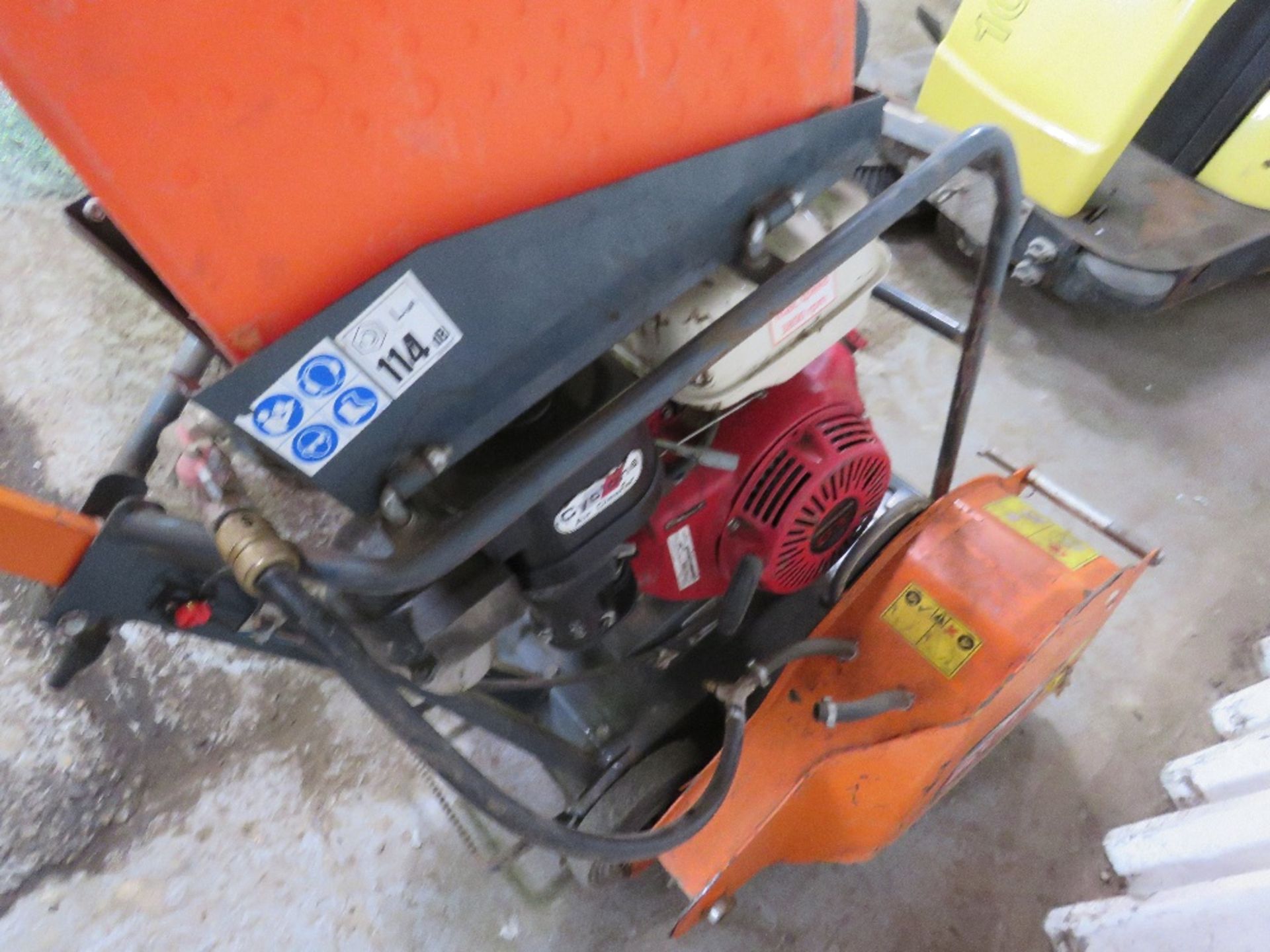 BELLE PETROL ENGINED FLOOR SAW YEAR 2017, WHEN TESTED WAS SEEN TO RUN, REQUIRES A REPLACEMENT - Image 4 of 4