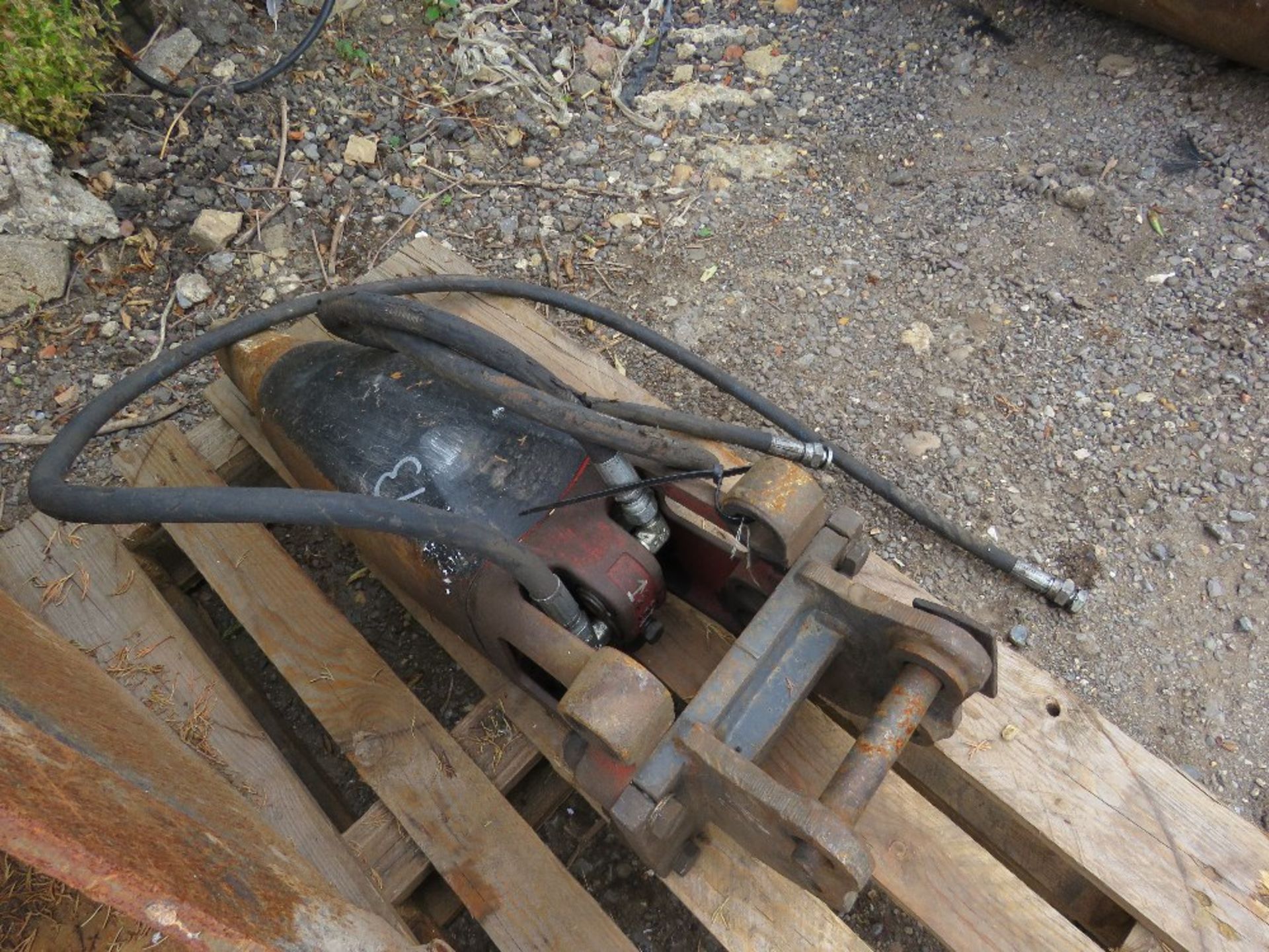 RAMMER 1.5TONNE MINI DIGGER BREAKER - Image 2 of 2