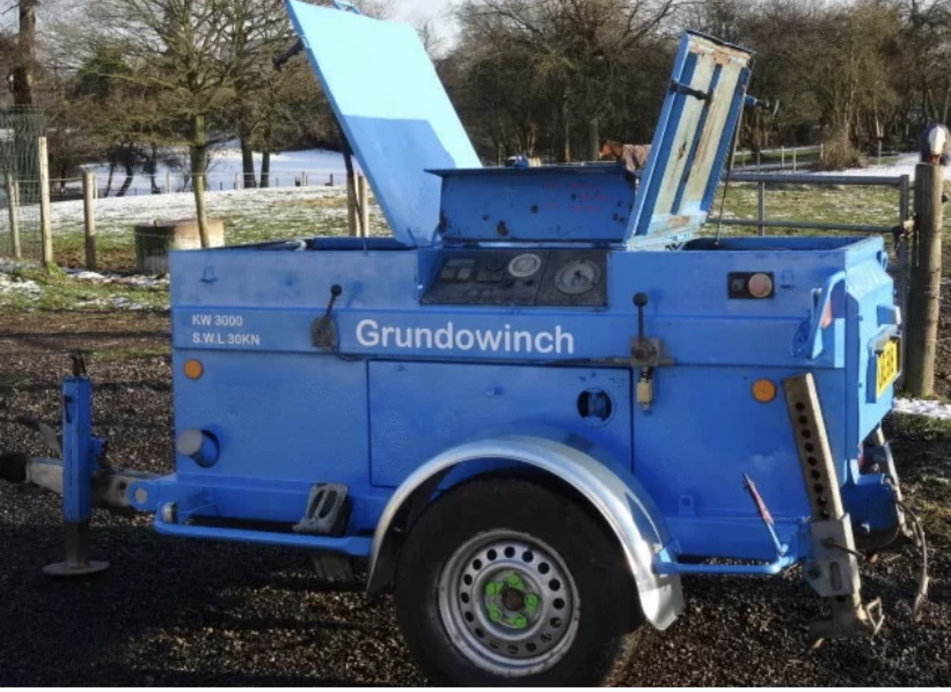 GRUNDOWINCH KW3000 BAGELA TRAILER MOUNTED DIESEL ENGINED 3 TONNE RATED CABLE WINCH UNIT. YEAR 2005 - Image 2 of 11