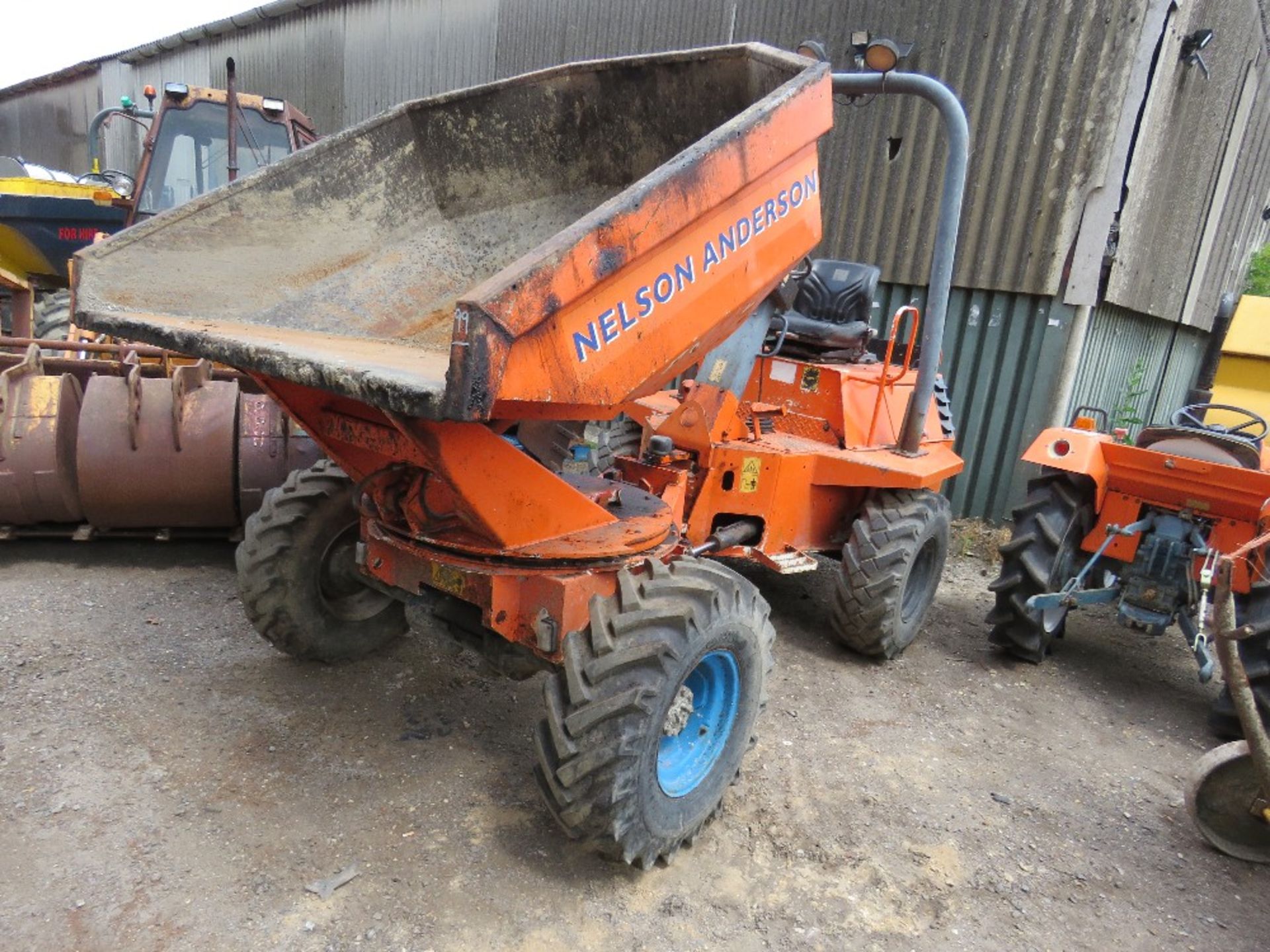 BENFORD 3 TONNE SWIVEL SKIP DUMPER, YEAR 2003 , DEUTZ ENGINE, APPROX 976 RECORDED HOURS, REG: